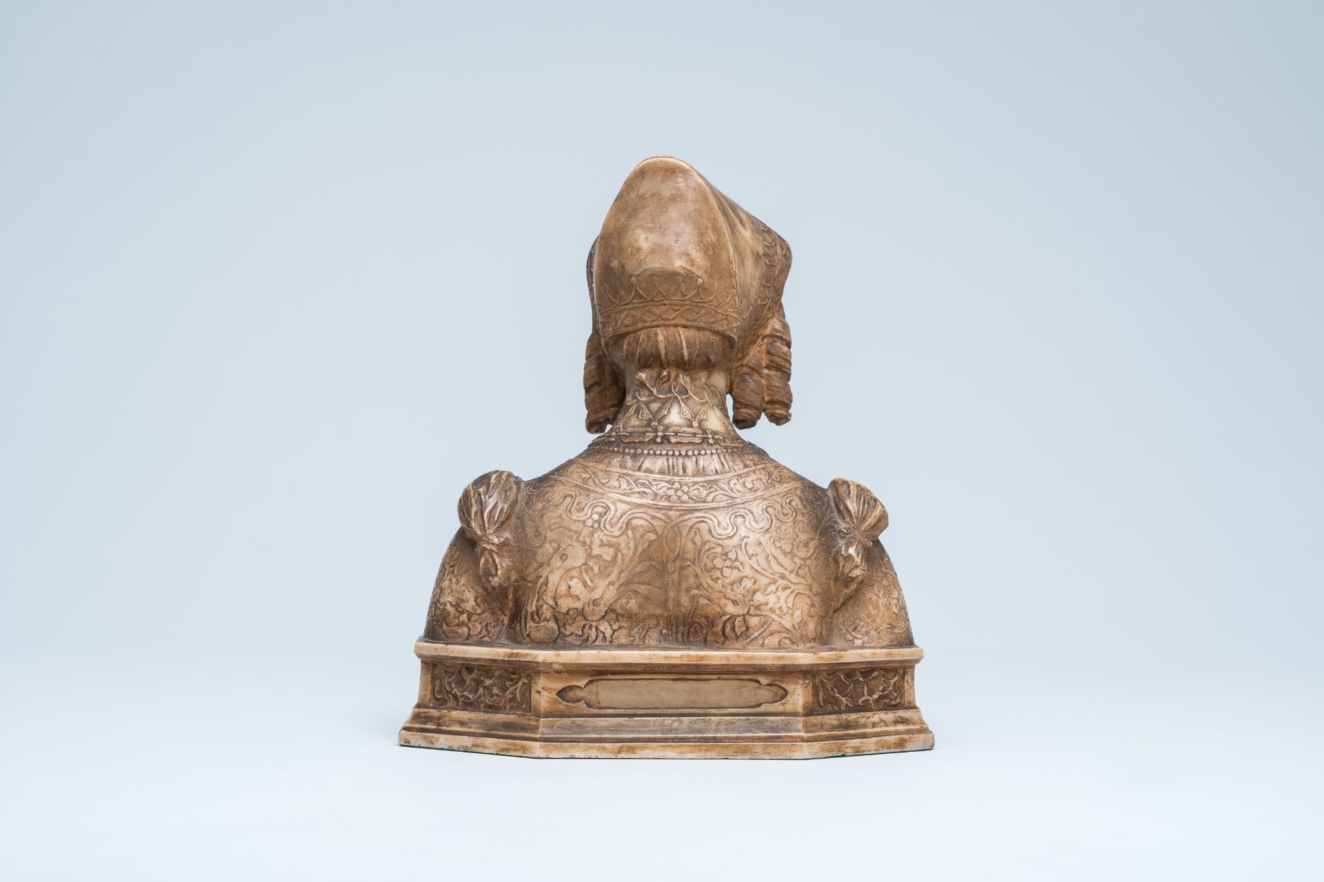 Aristide Petrilli (1868-1930, attributed to): Bust of Violante Beatrice of Bavaria, patinated alabas - Image 4 of 9
