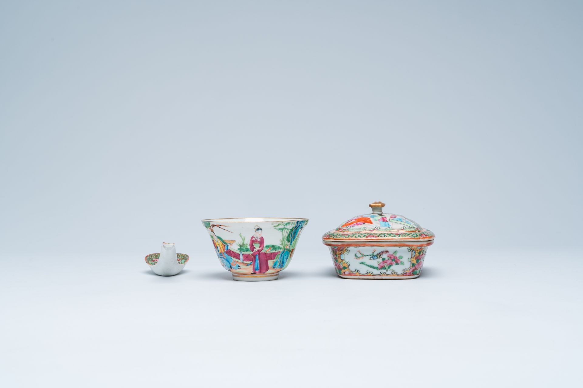 A varied collection of Chinese Canton famille rose porcelain with floral design and figures, 19th C. - Image 7 of 20