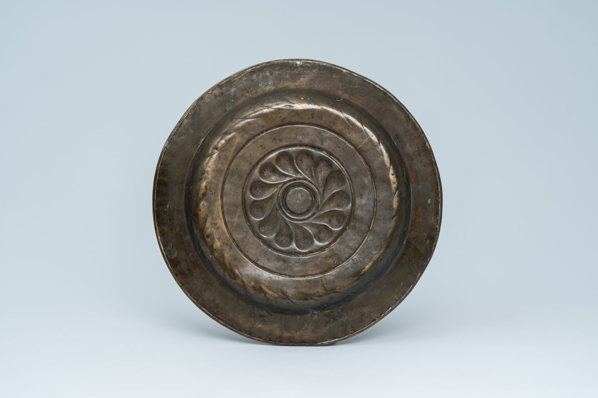 A German brass 'gadroons' alms dish, Nuremberg, 16th/17th C. - Image 2 of 2