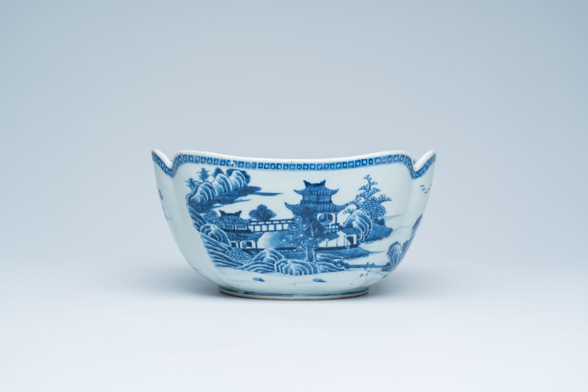 A Chinese blue and white salad bowl with an animated river landscape, 19th C. - Image 3 of 17