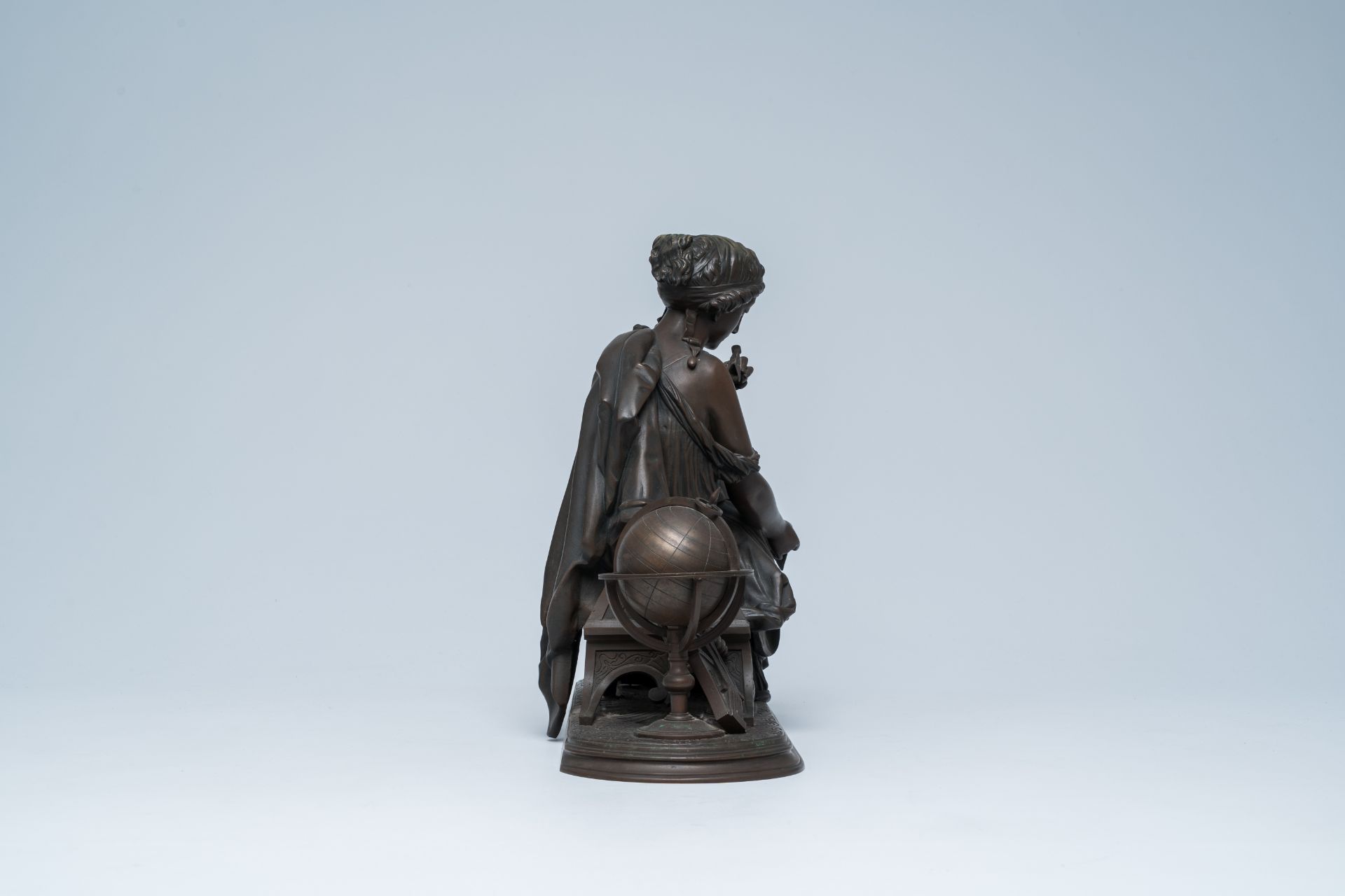 French school: 'Geografia' or the personification of geography, patinated bronze on a black-gray mar - Bild 5 aus 10