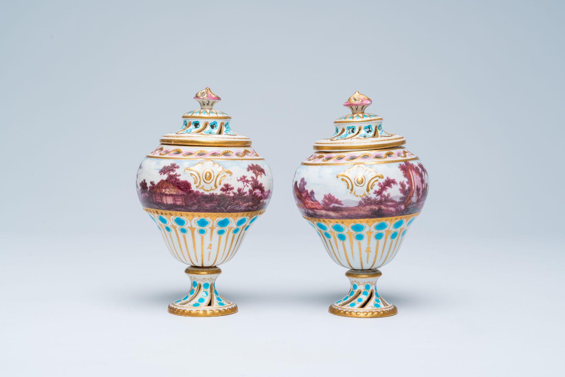 A pair of polychrome and gilt pot-pourri vases and covers in the Tournai manner with a landscape all - Bild 4 aus 6