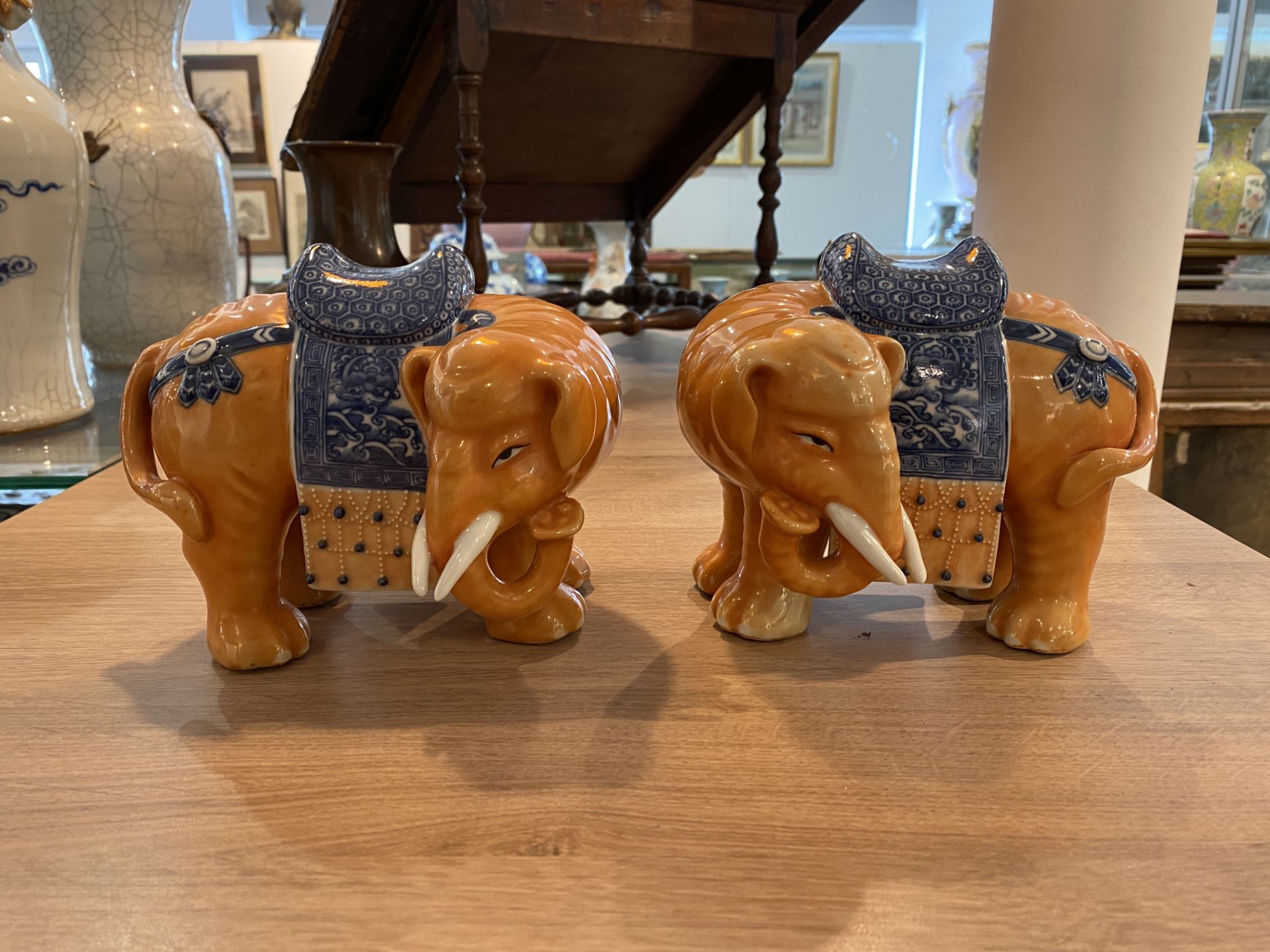 A pair of Chinese polychrome models of elephants, 20th C. - Image 9 of 15
