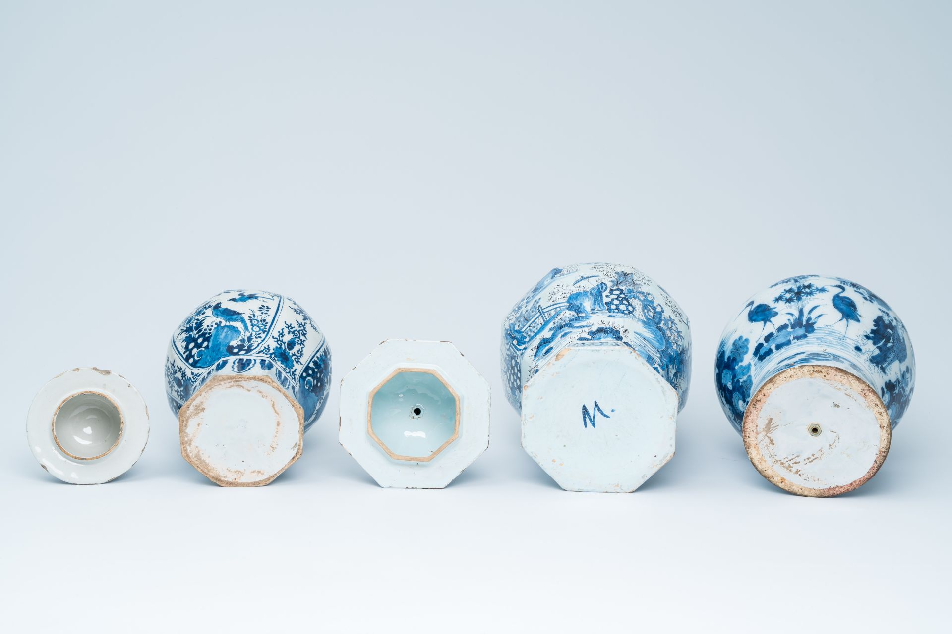 Three Dutch Delft blue and white vases and covers with birds among blossoming branches and chinoiser - Image 7 of 7