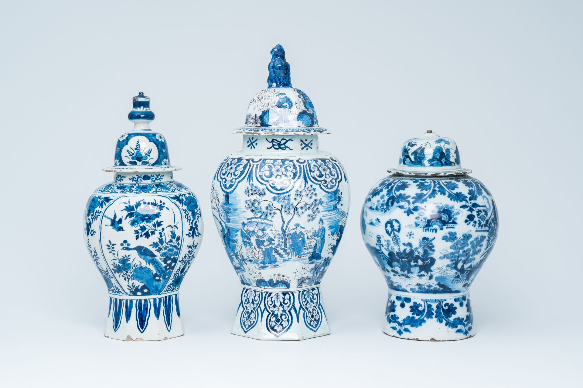 Three Dutch Delft blue and white vases and covers with birds among blossoming branches and chinoiser - Image 2 of 7