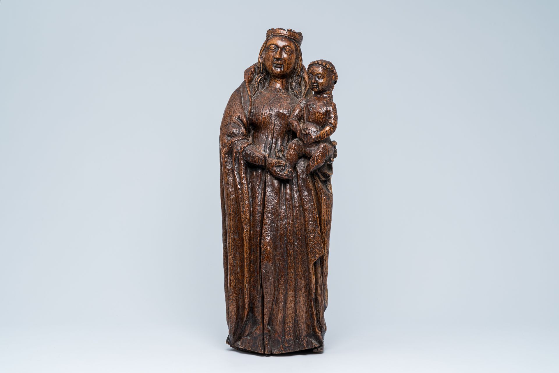 A carved wood Madonna and Child, 17th C. - Image 2 of 7