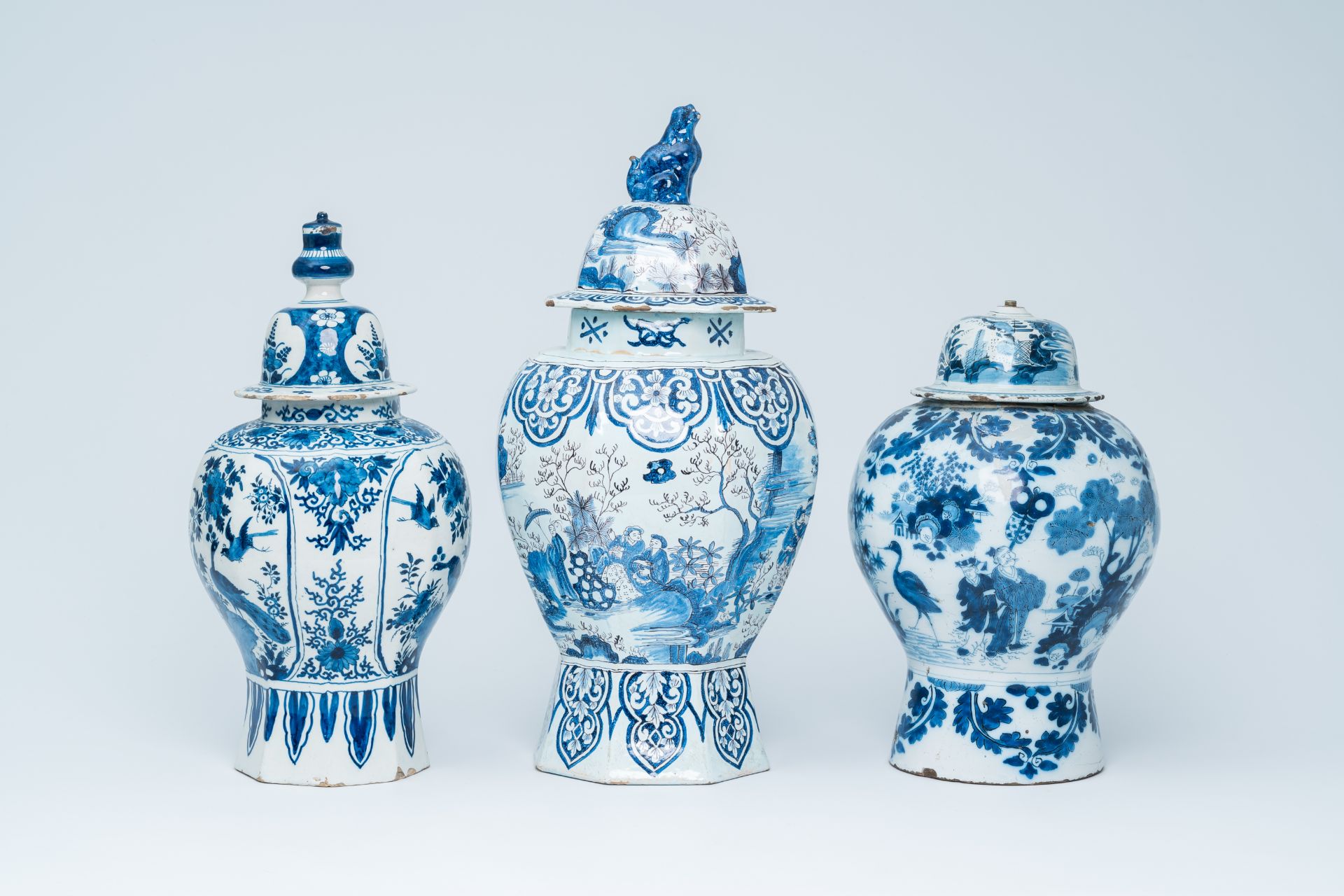 Three Dutch Delft blue and white vases and covers with birds among blossoming branches and chinoiser - Image 5 of 7