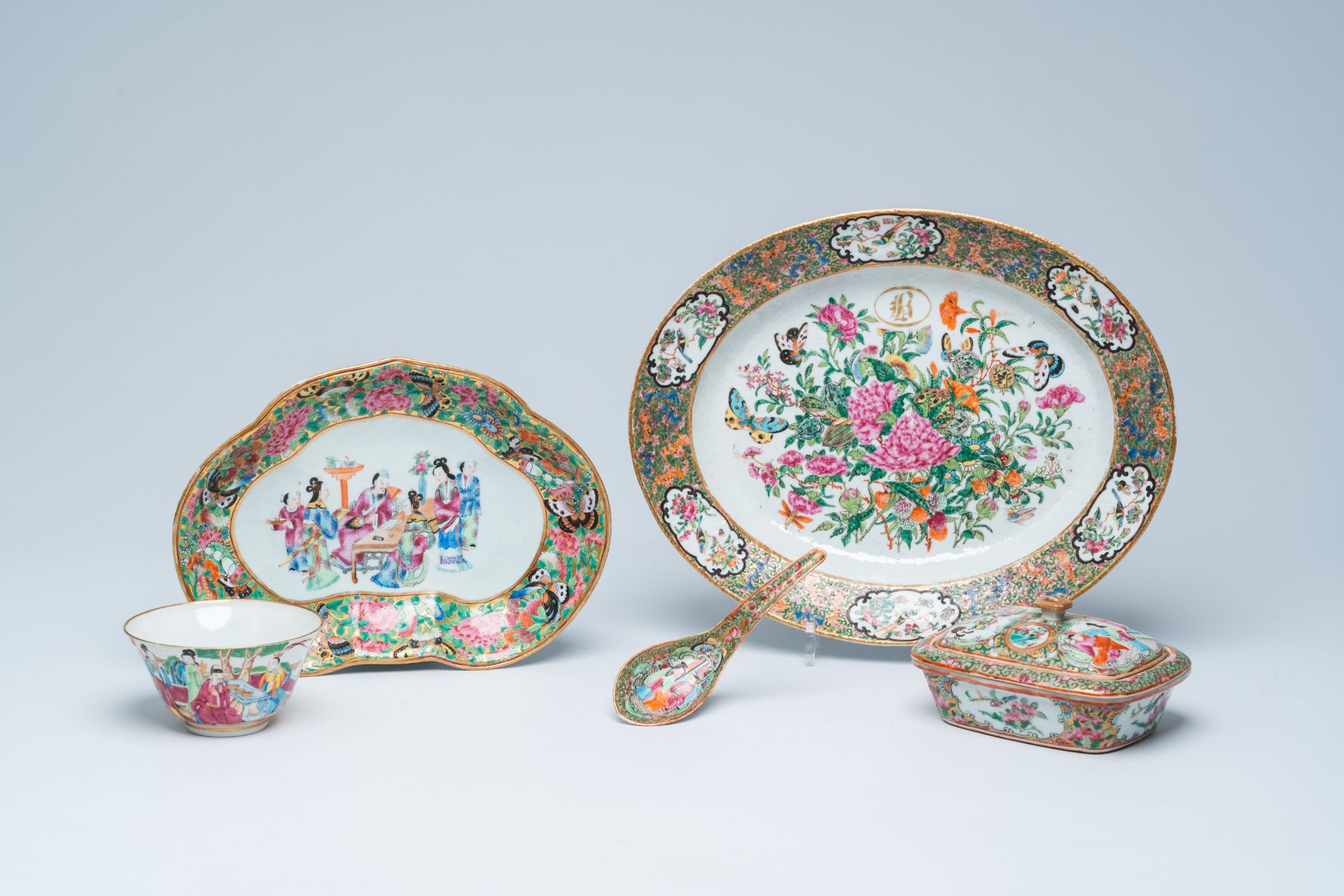 A varied collection of Chinese Canton famille rose porcelain with floral design and figures, 19th C.