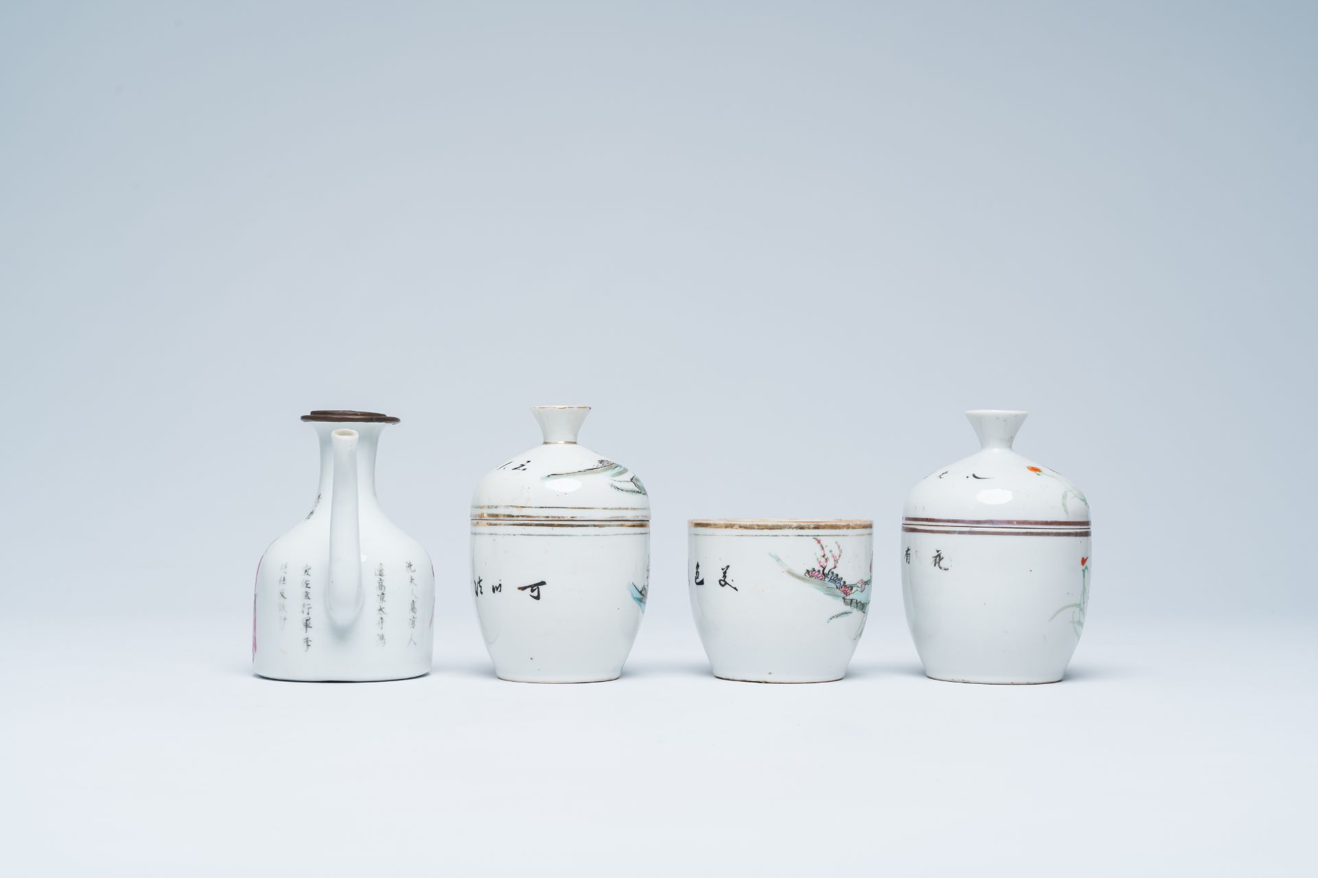 A varied collection of Chinese famille rose and qianjiang cai porcelain, 19th/20th C. - Image 11 of 35