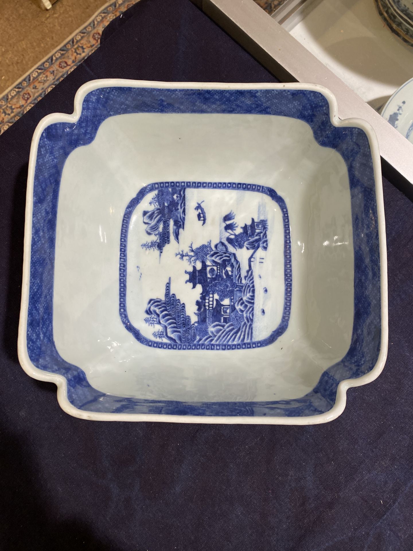 A Chinese blue and white salad bowl with an animated river landscape, 19th C. - Image 14 of 17