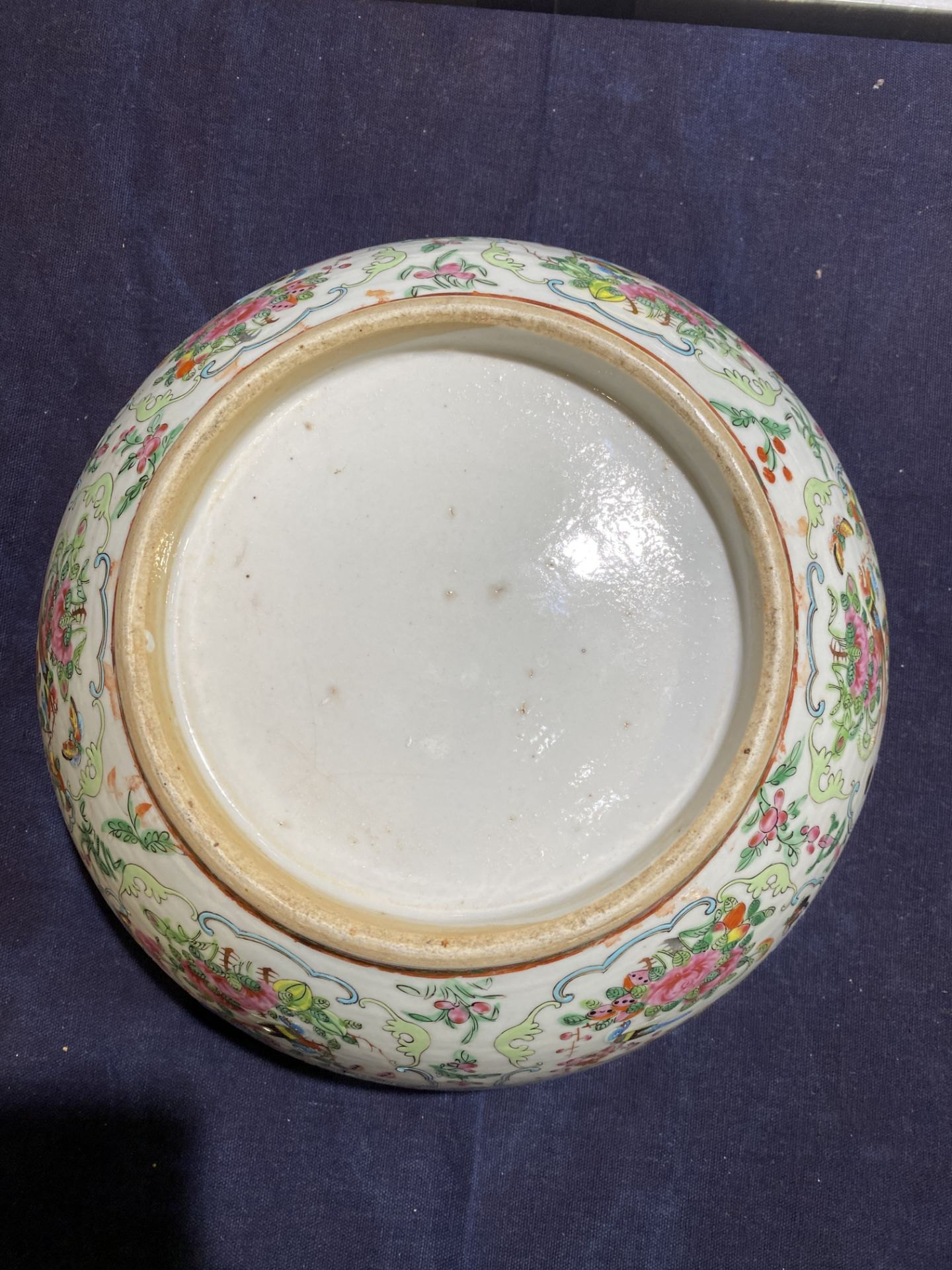 A Chinese Canton famille rose Islamic market bowl with birds and butterflies among blossoming branch - Image 14 of 18