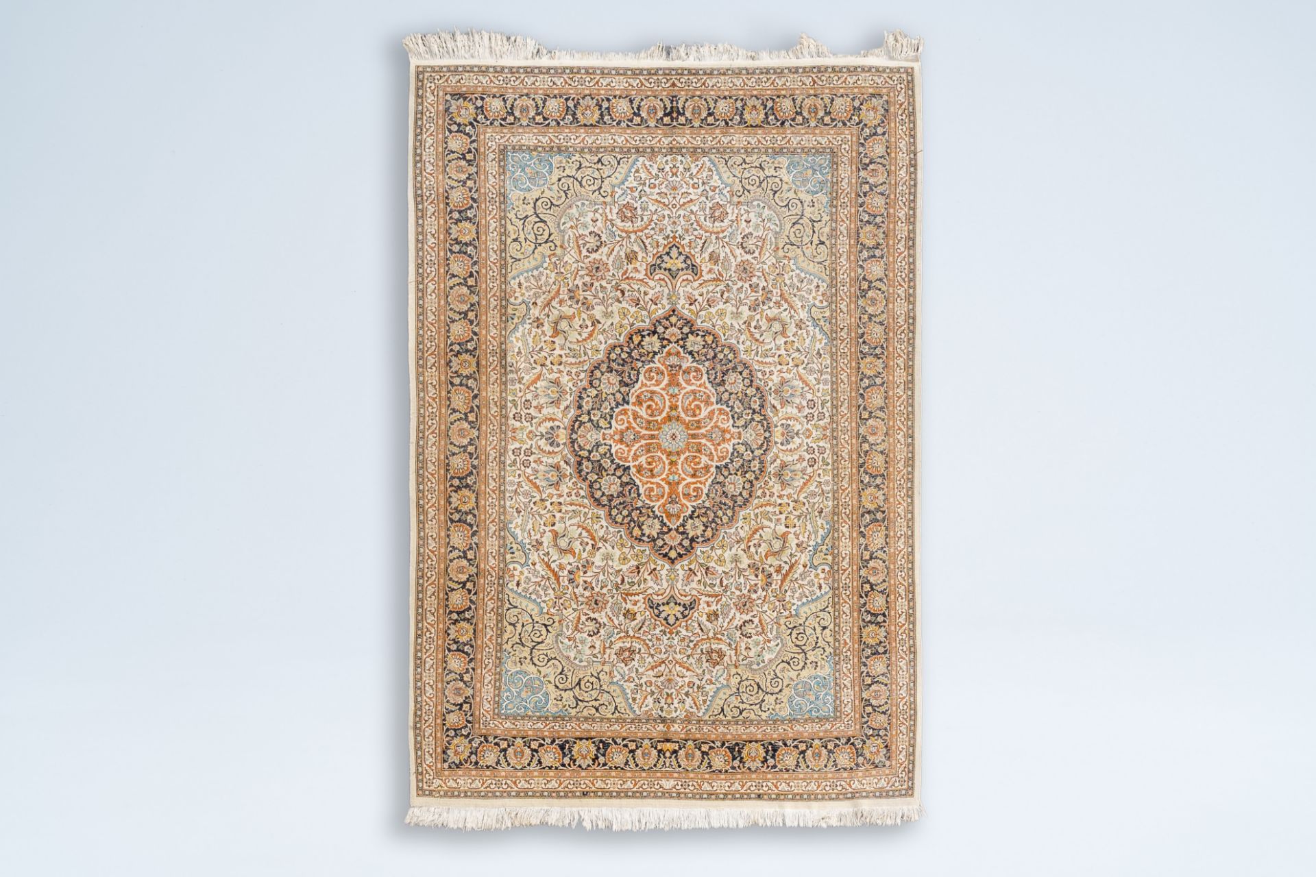 An oriental rug with floral design, wool on cotton, 20th C. - Image 2 of 3