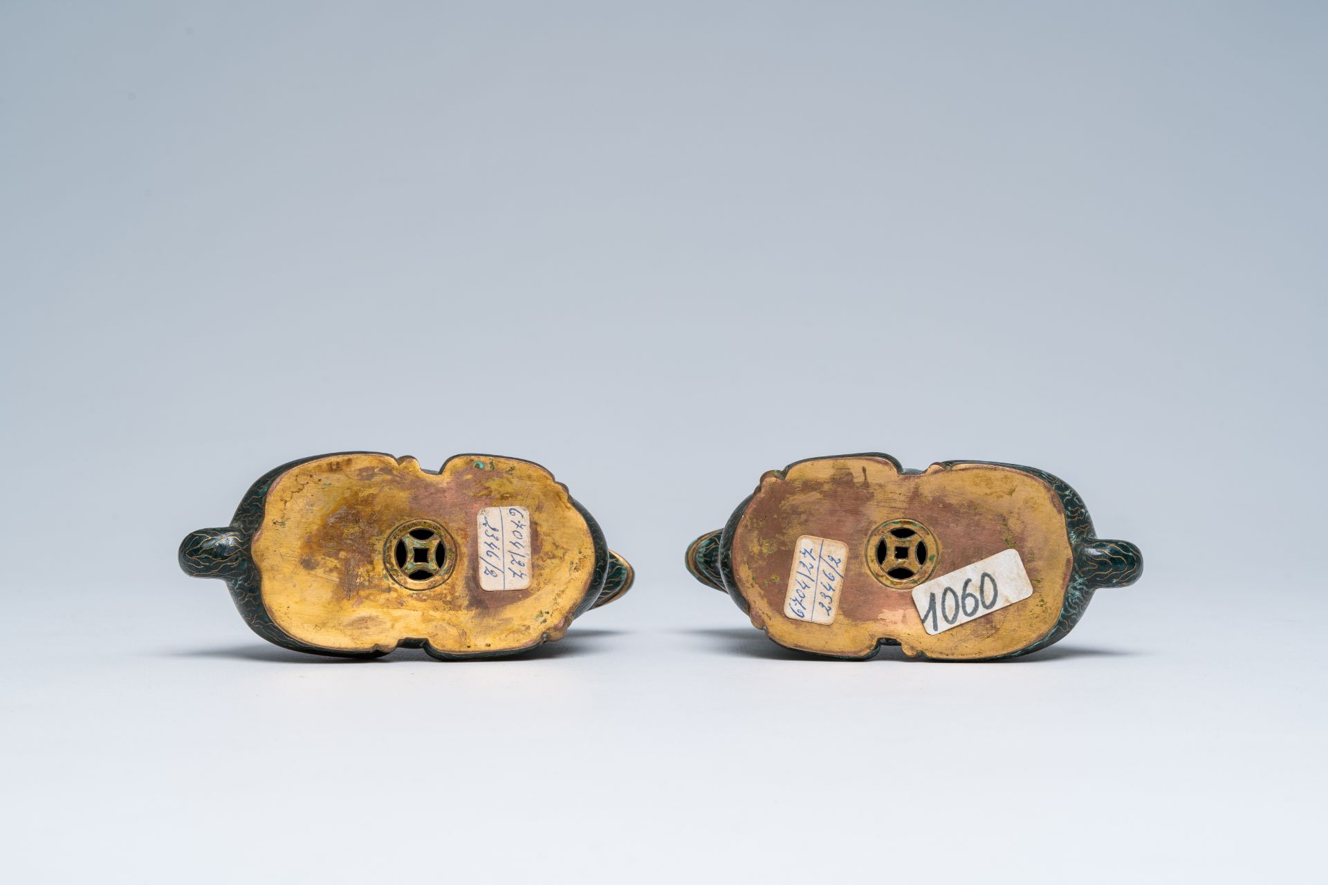 A pair of Chinese cloisonne models of rams, 20th C. - Image 7 of 8