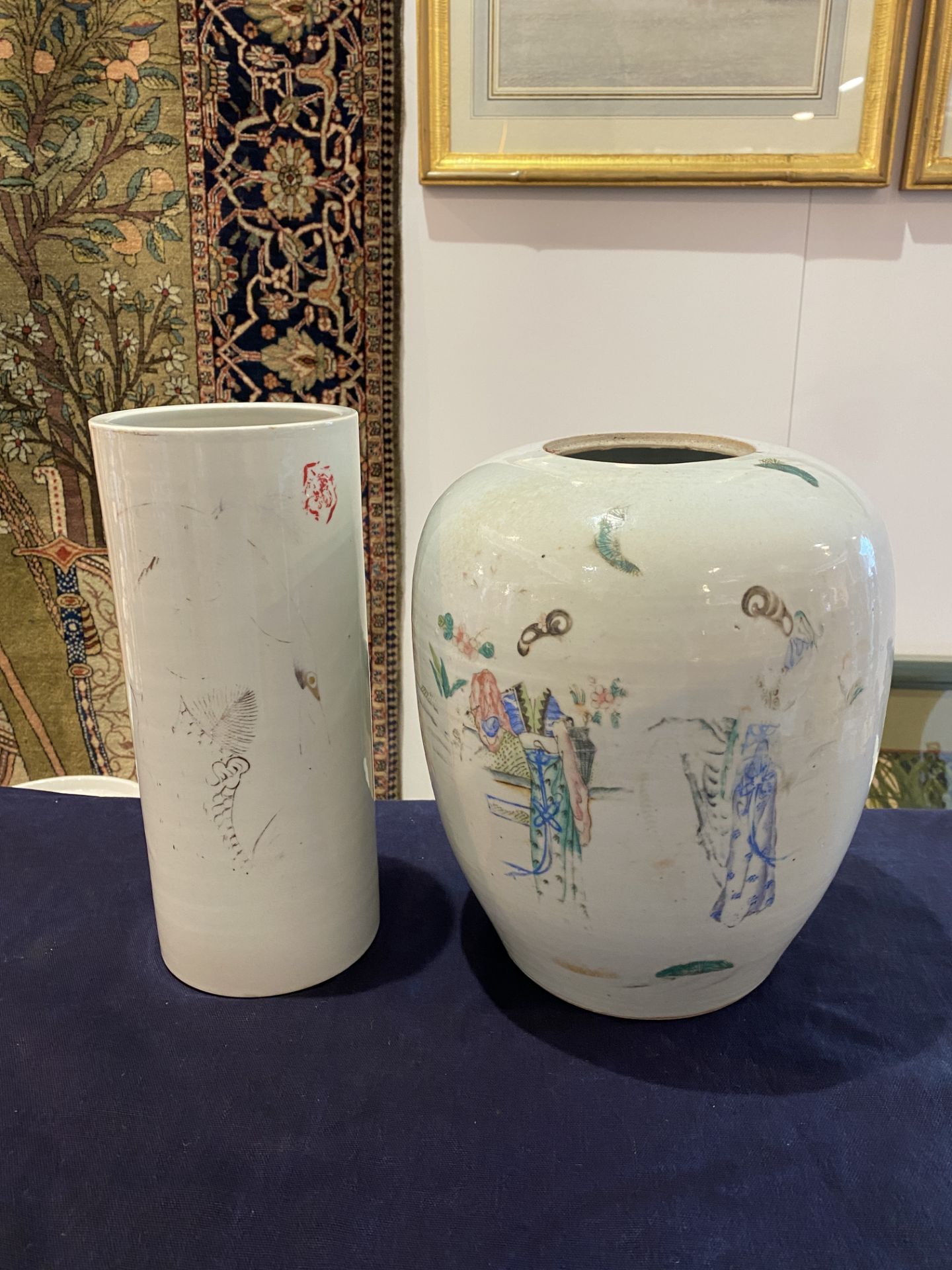 A varied collection of Chinese famille rose and qianjiang cai porcelain, 19th/20th C. - Image 30 of 35
