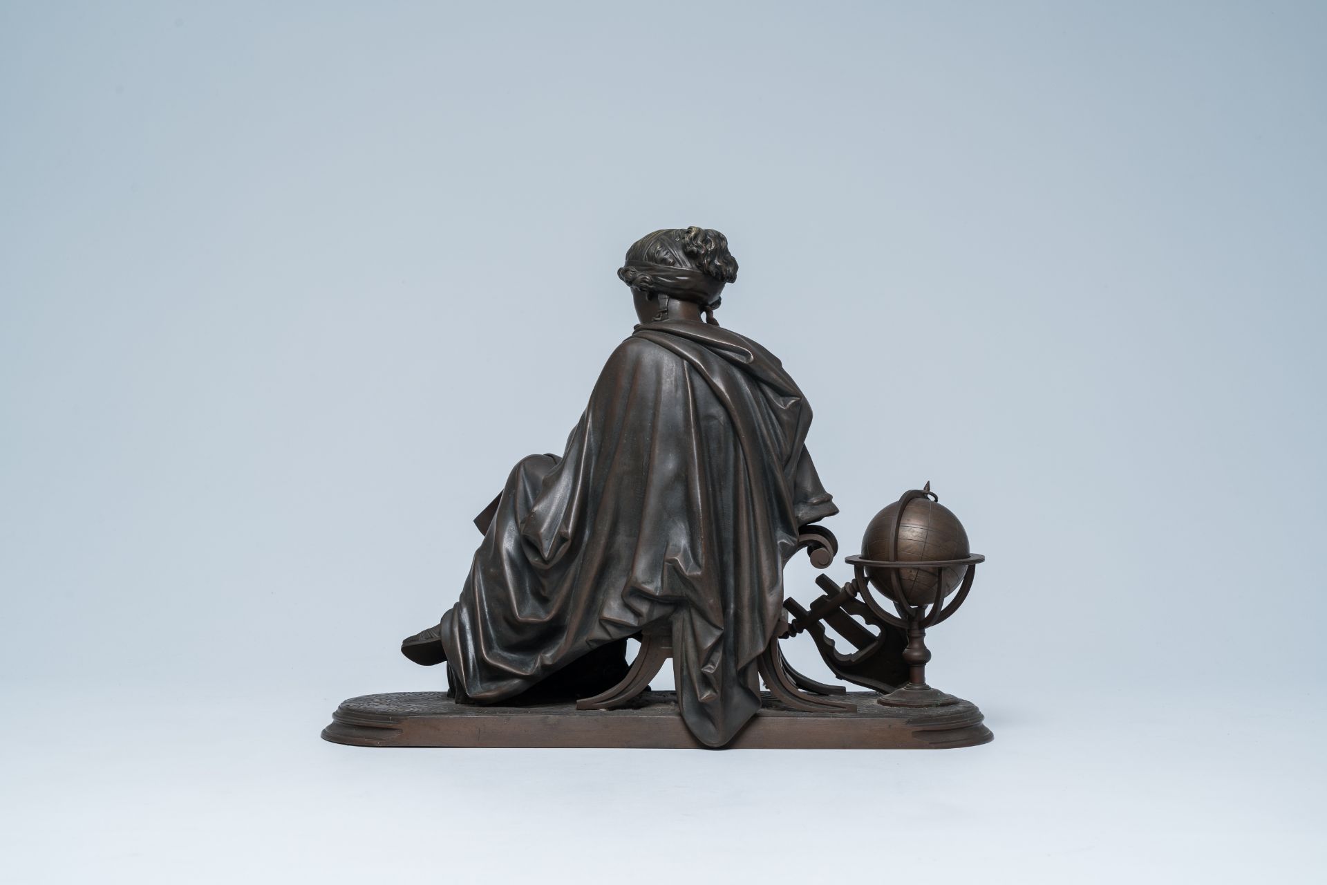 French school: 'Geografia' or the personification of geography, patinated bronze on a black-gray mar - Bild 4 aus 10