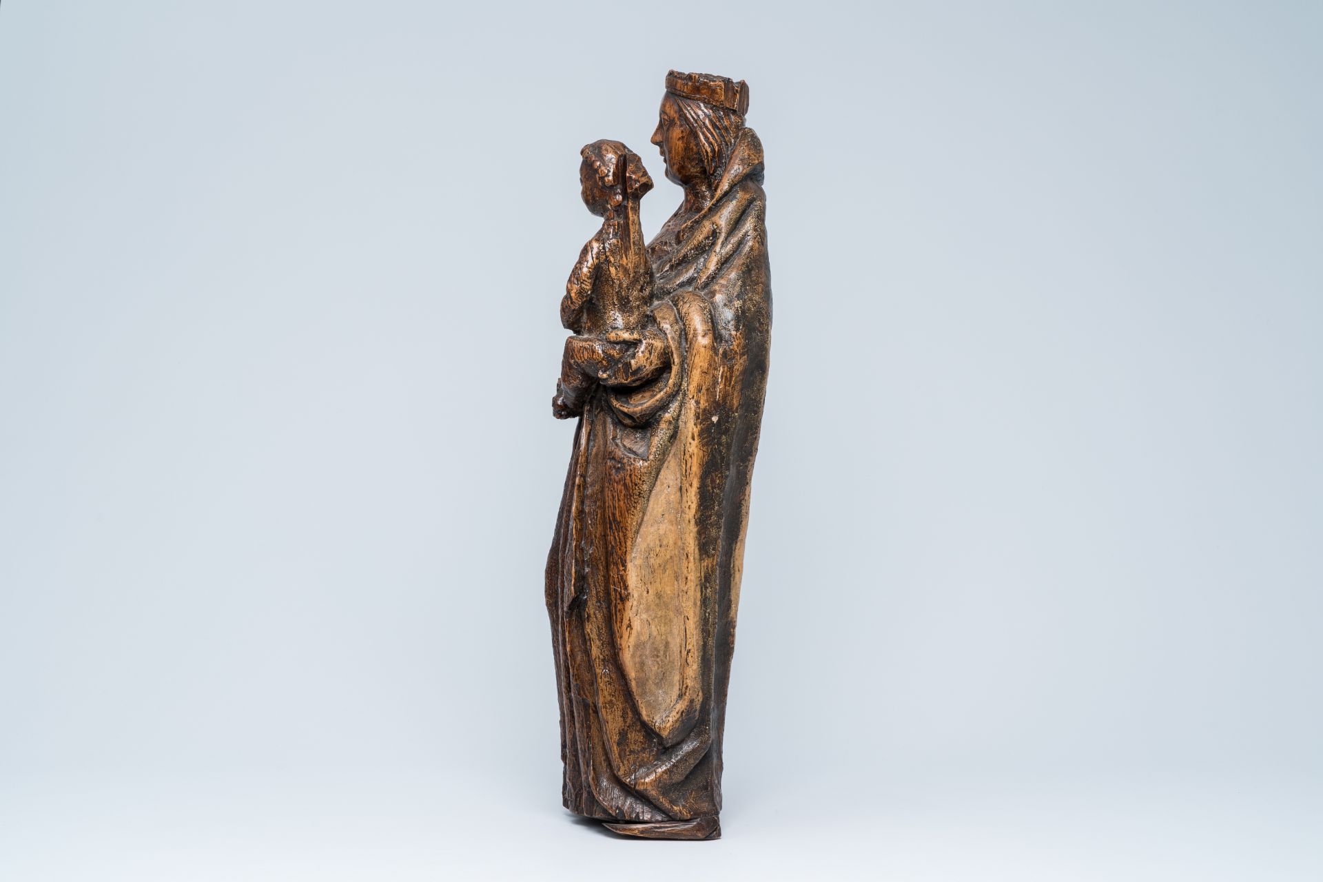 A carved wood Madonna and Child, 17th C. - Image 3 of 7