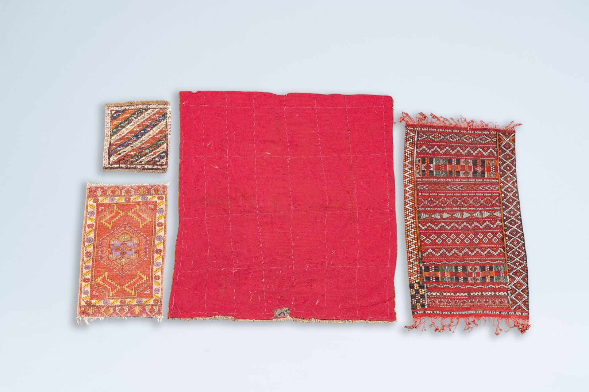 Four various Oriental rugs with geometric designs, wool on cotton, 20th C. - Image 2 of 6