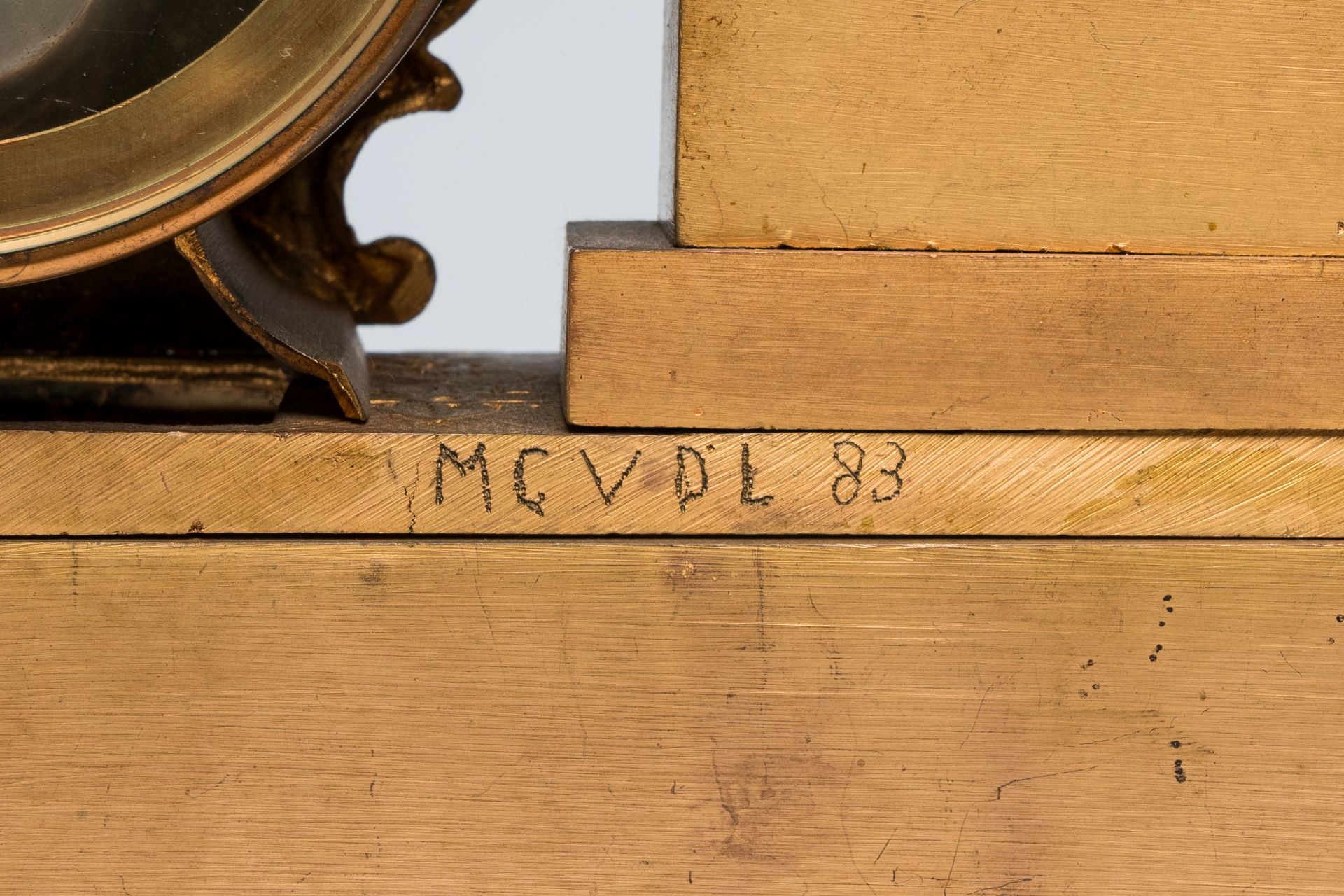 A French gilt bronze mounted mantel clock crowned with Christopher Columbus, 19th C. - Image 8 of 11