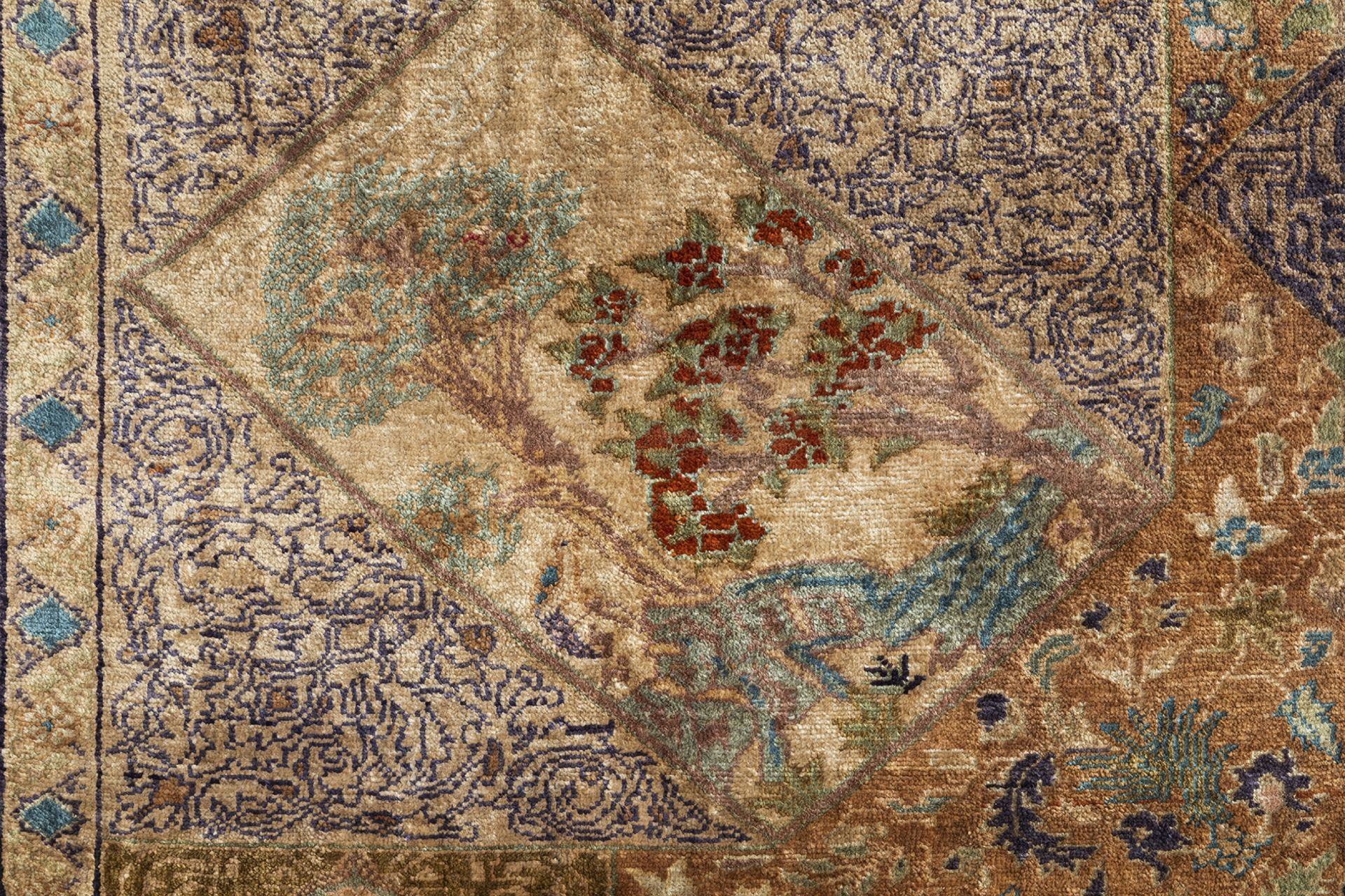 A Turkish Kayseri pictorial rug, silk on cotton, Anatolia, 19th/20th C. - Image 6 of 16