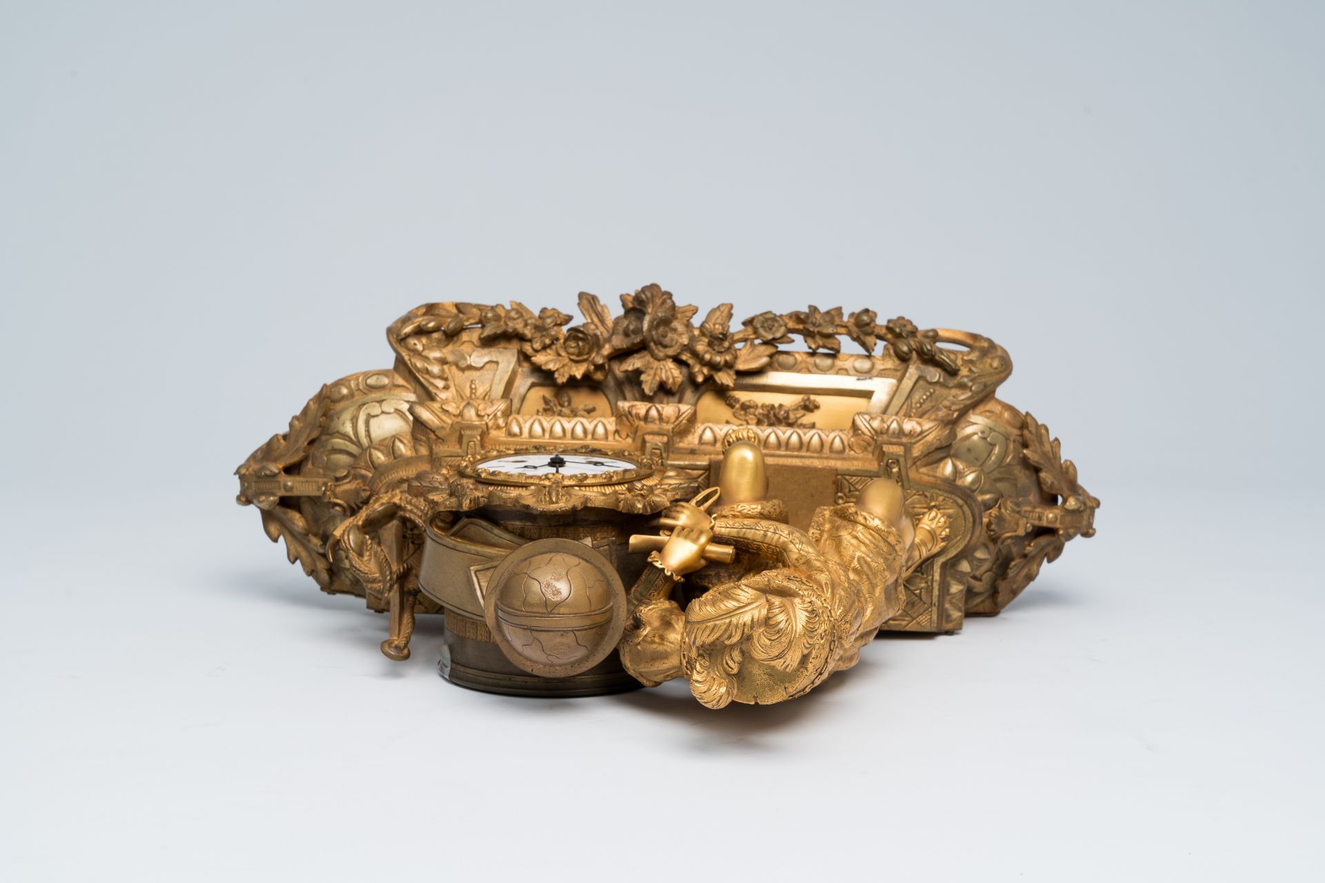 A French gilt bronze mounted mantel clock crowned with Christopher Columbus, 19th C. - Image 6 of 11