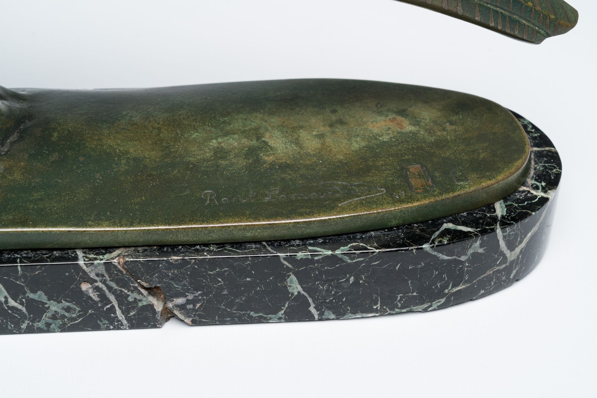 Raoul Eugene Lamourdedieu (1877-1953): Pheasant, green patinated bronze on a marble base, dated (19) - Image 6 of 8