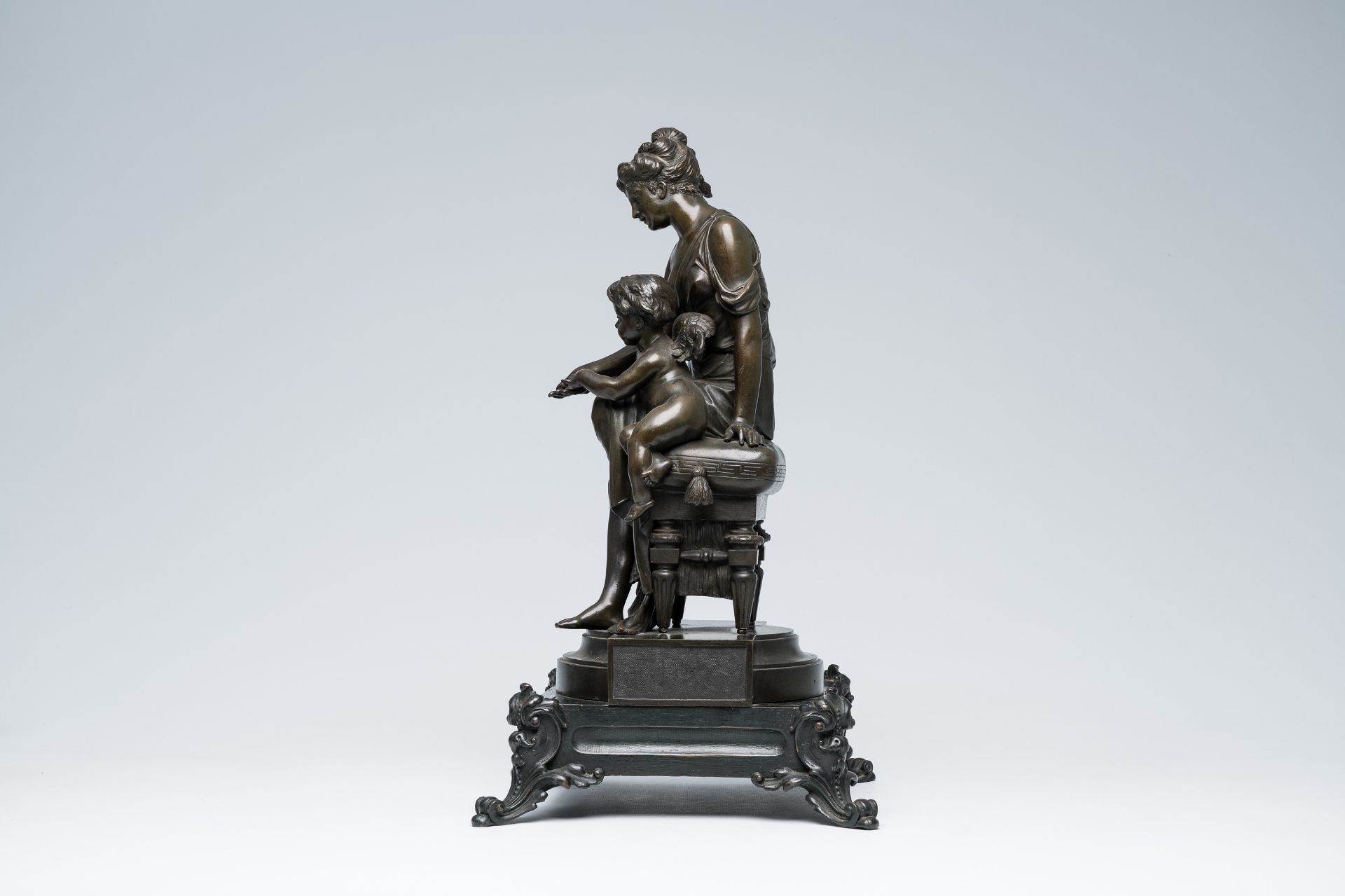 French school: Seated lady with putto, green patinated bronze, 19th C. - Image 3 of 9