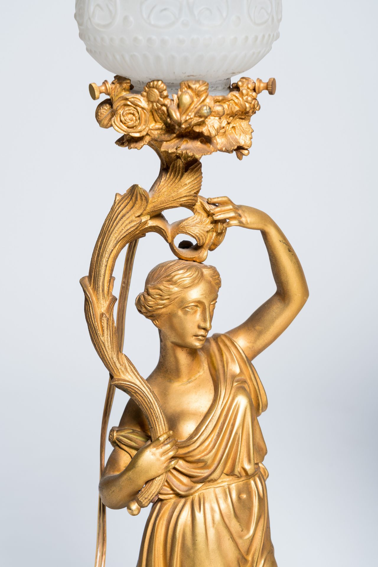 An imposing French three-piece gilt bronze and white marble 'Three Graces' clock garniture, 19th/20t - Image 7 of 19