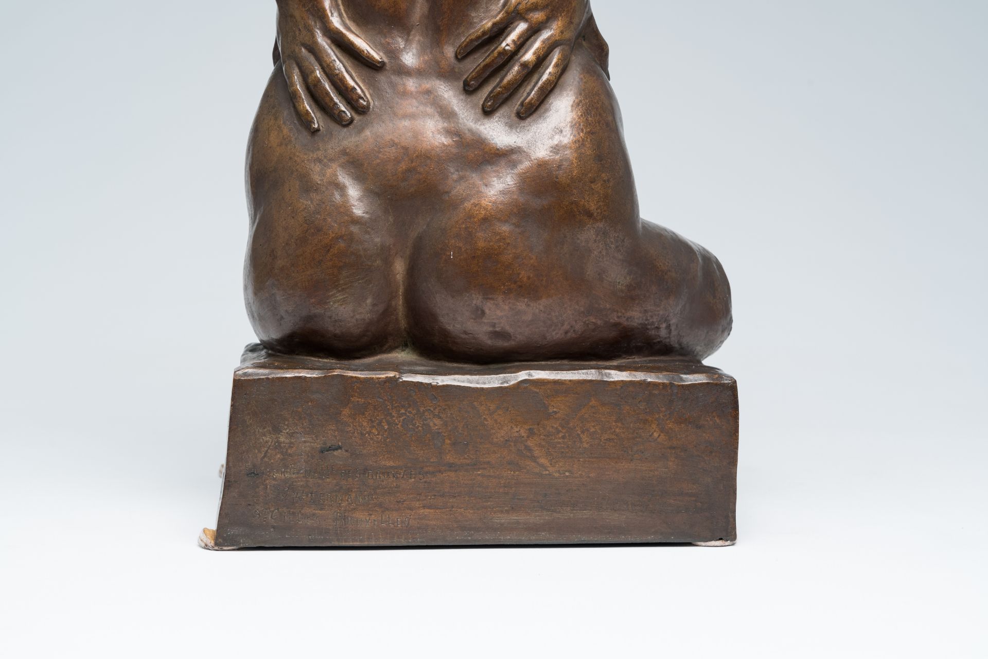 Auguste Puttemans (1866-1922): The bather, brown patinated bronze, bronze foundry J. Petermann-Bruss - Image 9 of 10