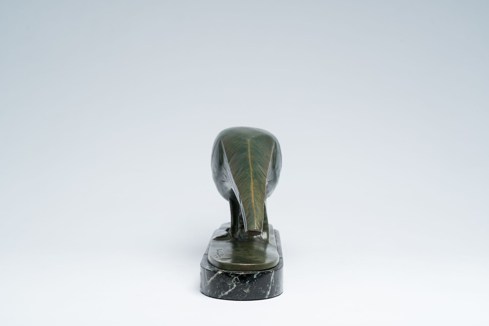 Raoul Eugene Lamourdedieu (1877-1953): Pheasant, green patinated bronze on a marble base, dated (19) - Image 5 of 8