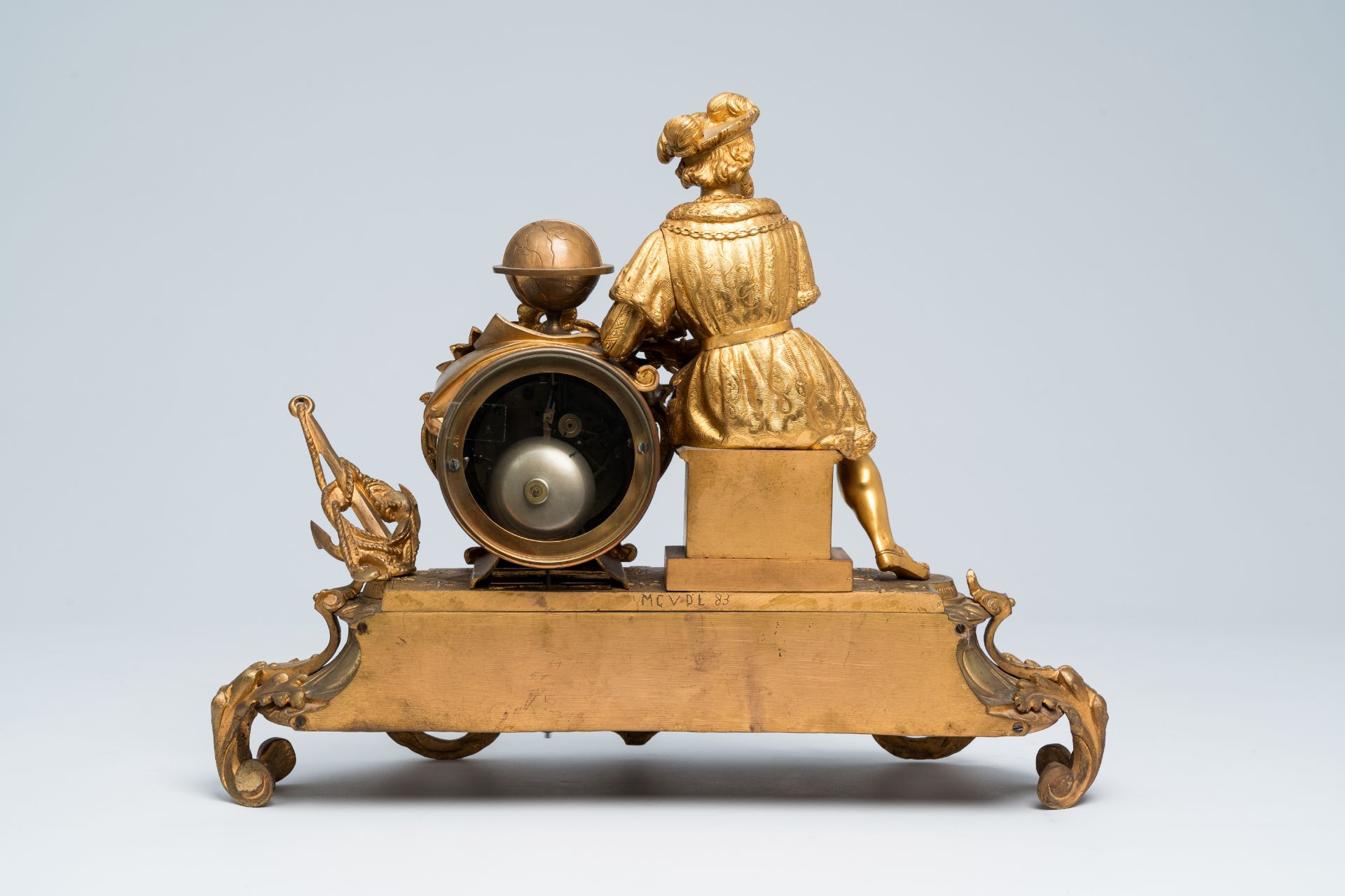 A French gilt bronze mounted mantel clock crowned with Christopher Columbus, 19th C. - Bild 4 aus 11