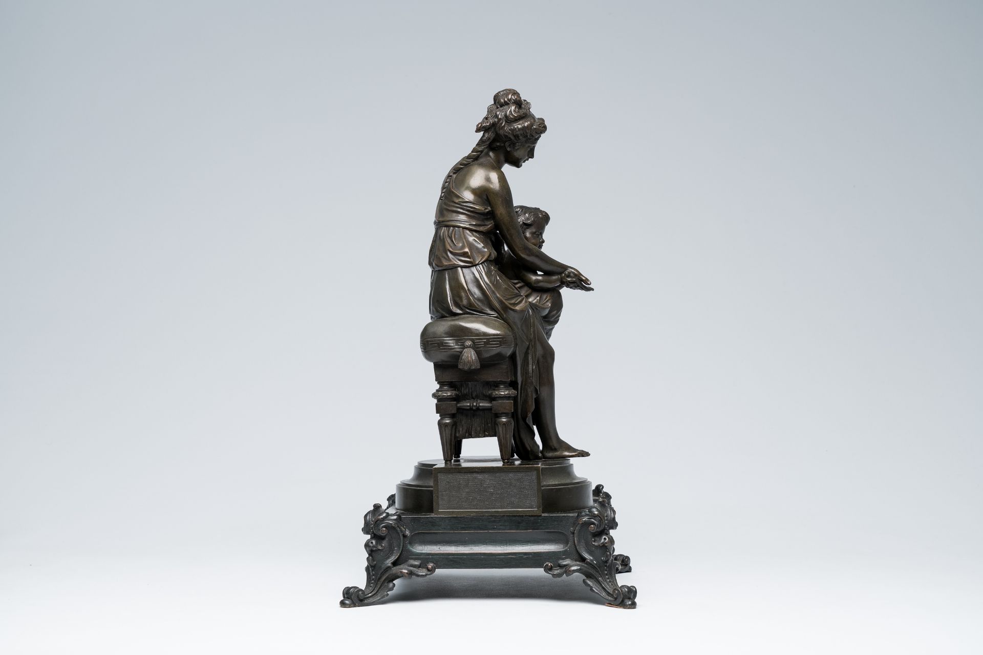 French school: Seated lady with putto, green patinated bronze, 19th C. - Image 5 of 9
