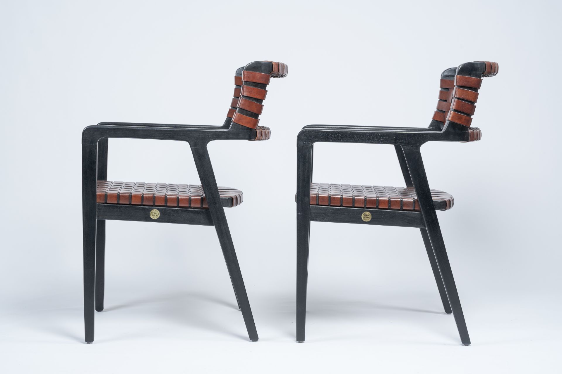 Olivier De Schrijver (1958): A pair of Brighton armchairs in double-sided brown leather and black ti - Image 3 of 9