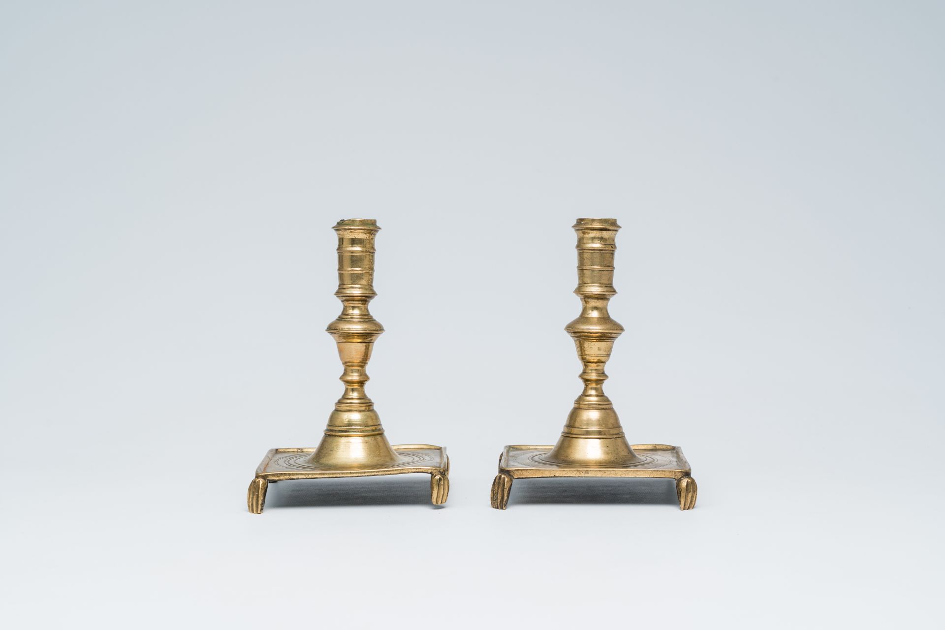A pair of Spanish brass candlesticks, 17th/18th C. - Image 2 of 7