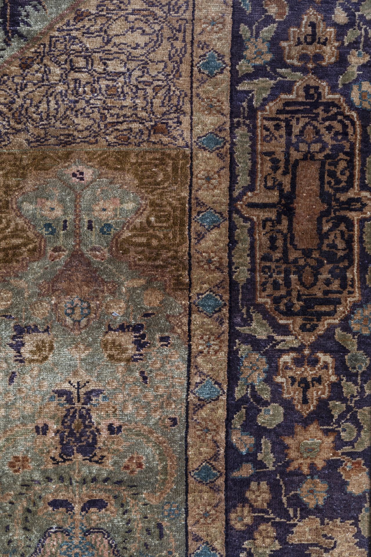 A Turkish Kayseri pictorial rug, silk on cotton, Anatolia, 19th/20th C. - Image 11 of 16
