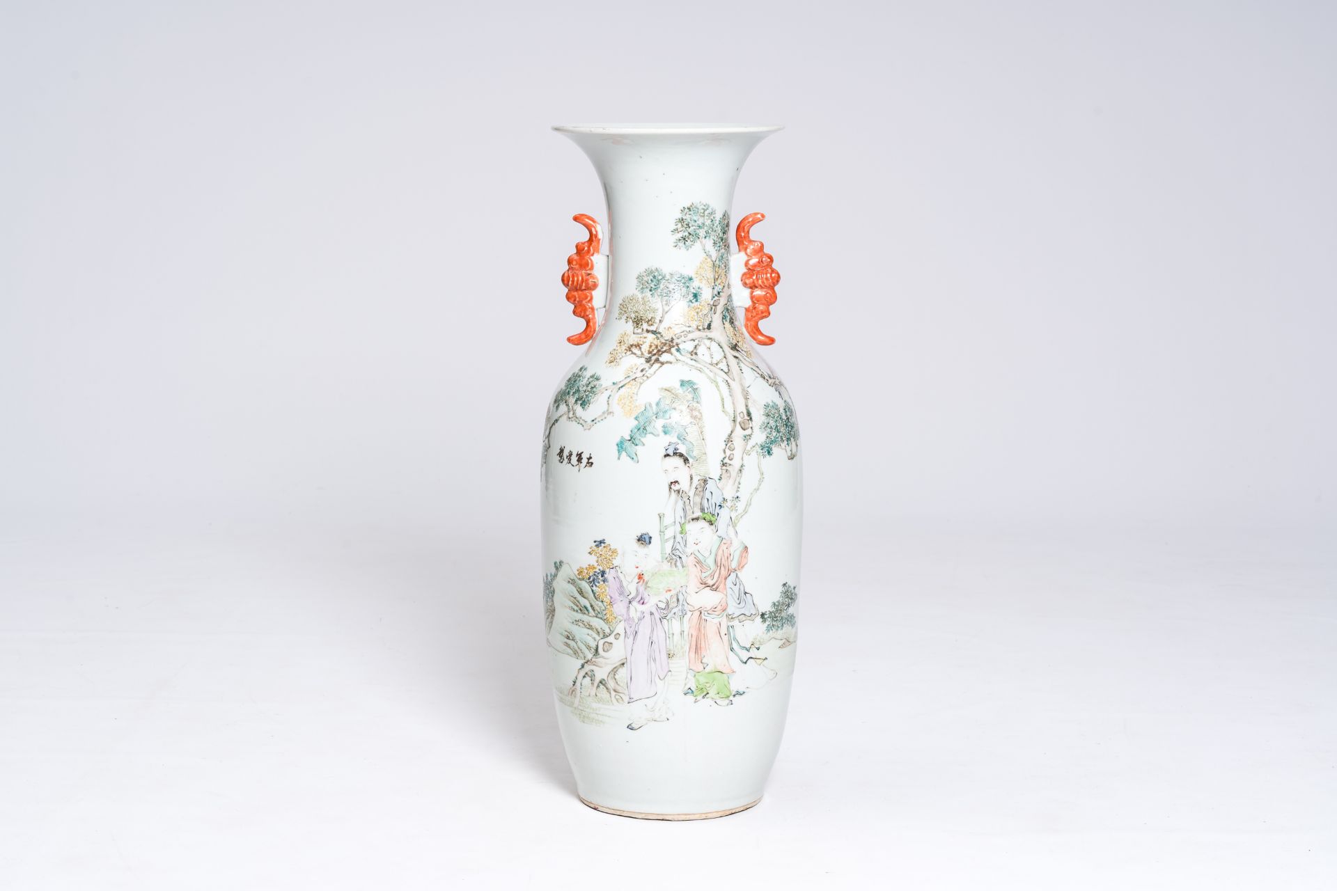 A Chinese qianjiang cai vase with figures in a landscape, signed Jin Hongbin é‡‘é´»è³“, dated 1911