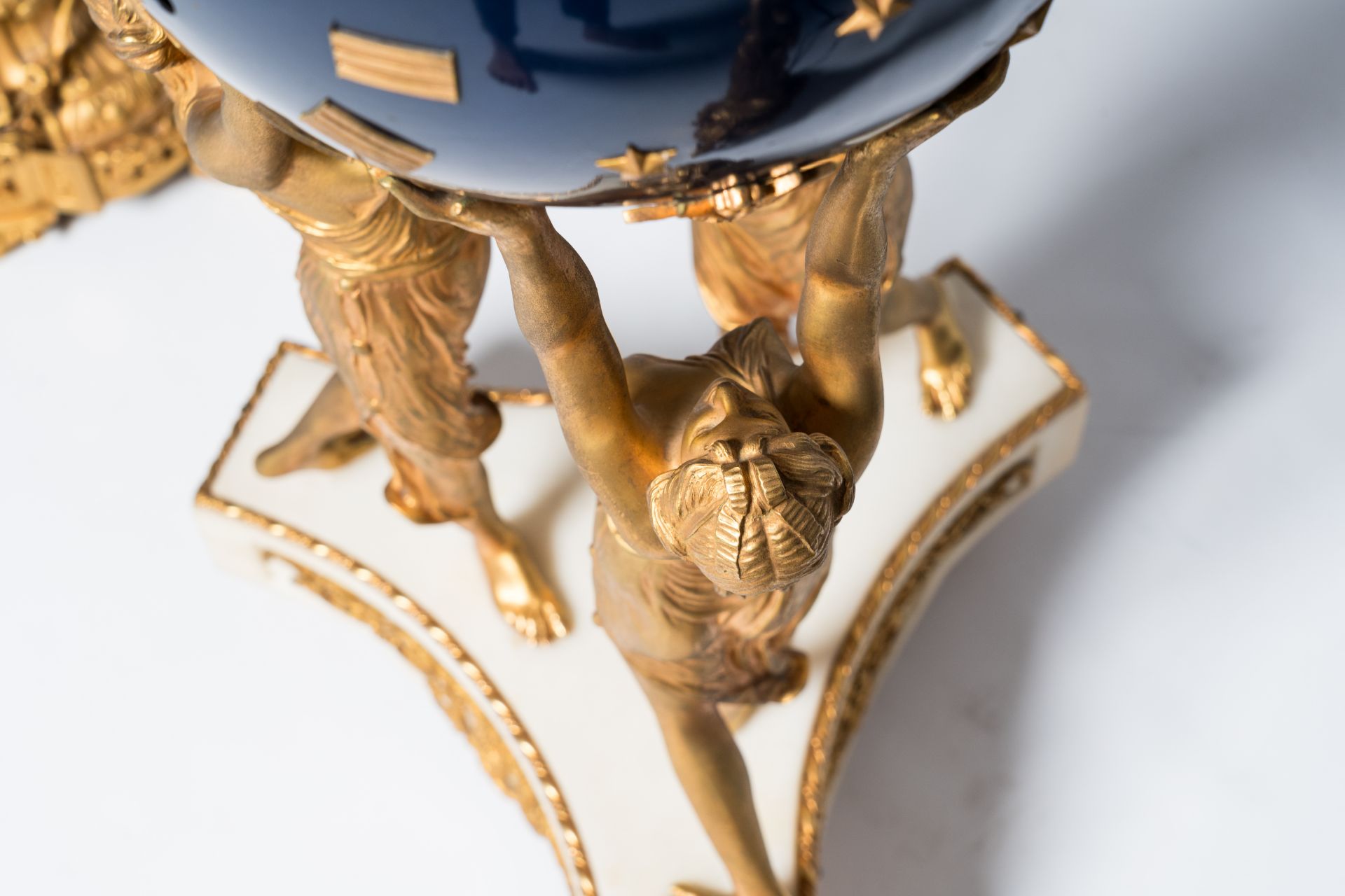 An imposing French three-piece gilt bronze and white marble 'Three Graces' clock garniture, 19th/20t - Image 14 of 19
