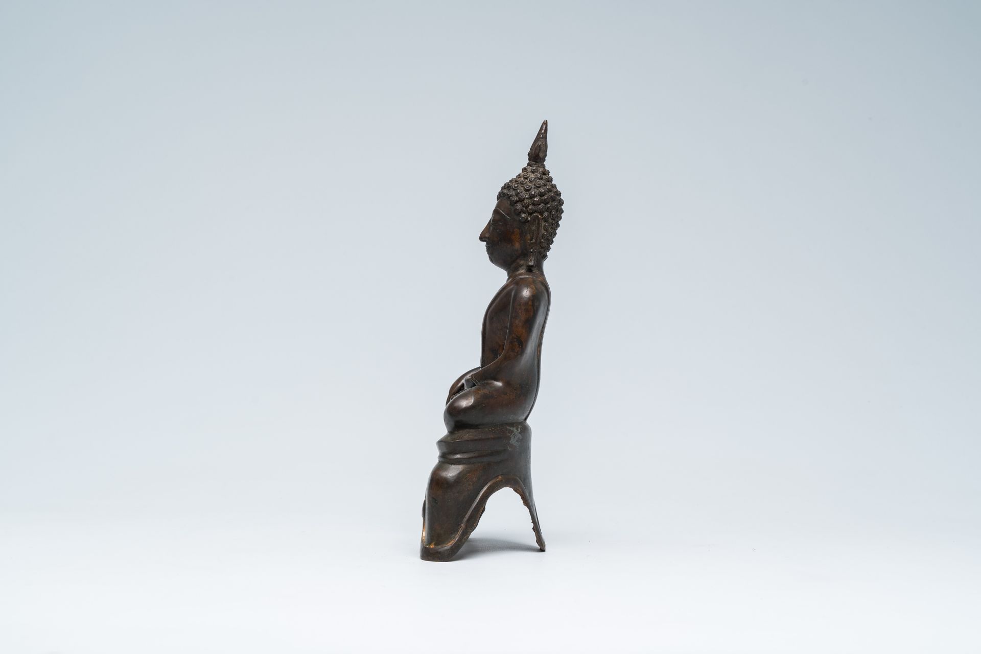 A Thai bronze Kamphaeng Phet style figure of Buddha, 19th C. - Image 2 of 7
