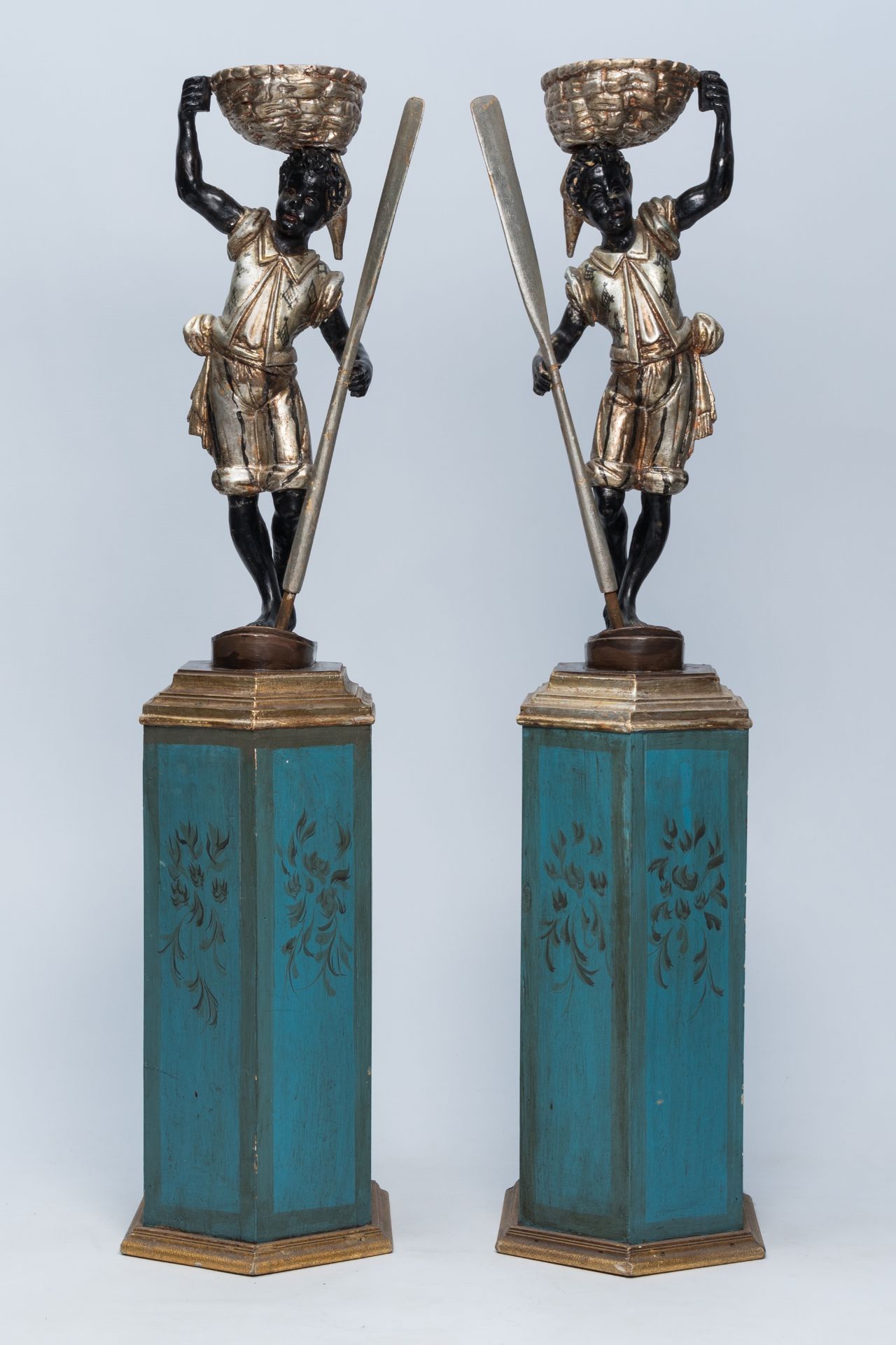 A pair of large Venetian carved and polychrome painted wood 'blackamoor' plant stands, 20th C. - Image 2 of 5