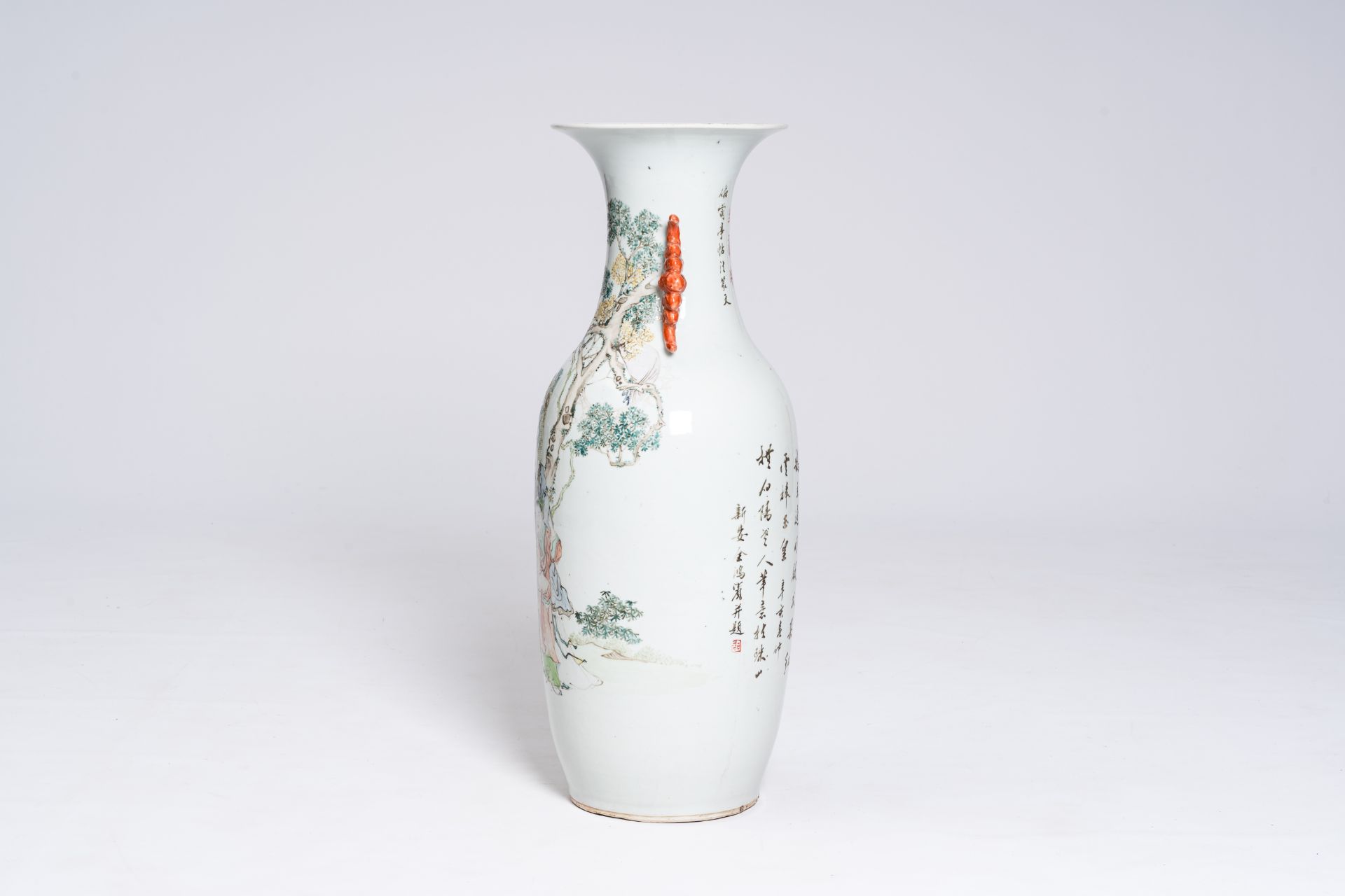 A Chinese qianjiang cai vase with figures in a landscape, signed Jin Hongbin é‡‘é´»è³“, dated 1911 - Image 2 of 6