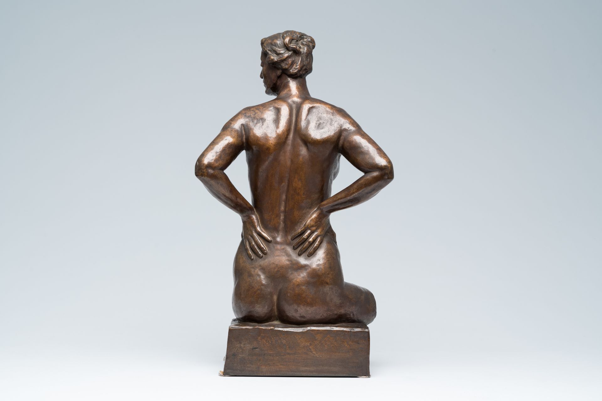 Auguste Puttemans (1866-1922): The bather, brown patinated bronze, bronze foundry J. Petermann-Bruss - Image 4 of 10