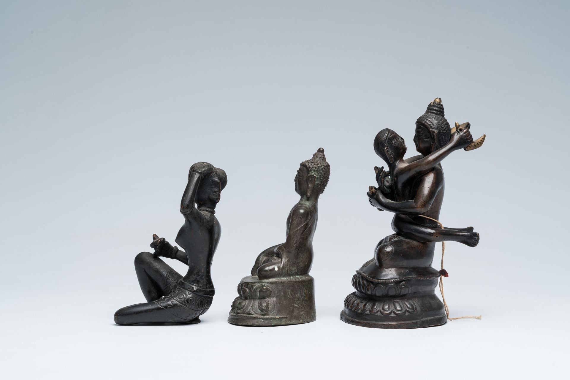 Three Buddhist sculptures in bronze and copper, Southeast Asia, 19th/20th C. - Image 3 of 7