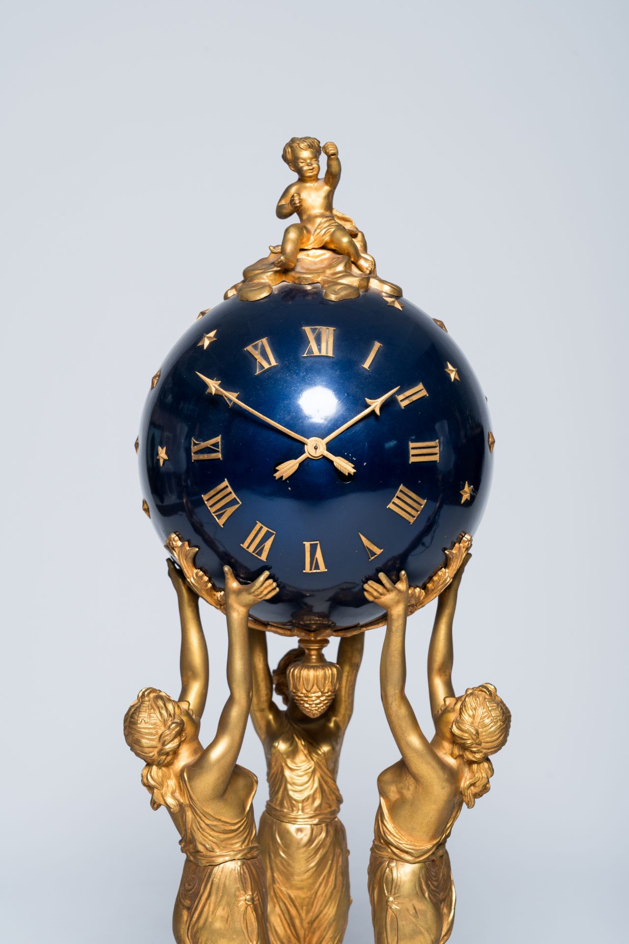 An imposing French three-piece gilt bronze and white marble 'Three Graces' clock garniture, 19th/20t - Image 13 of 19