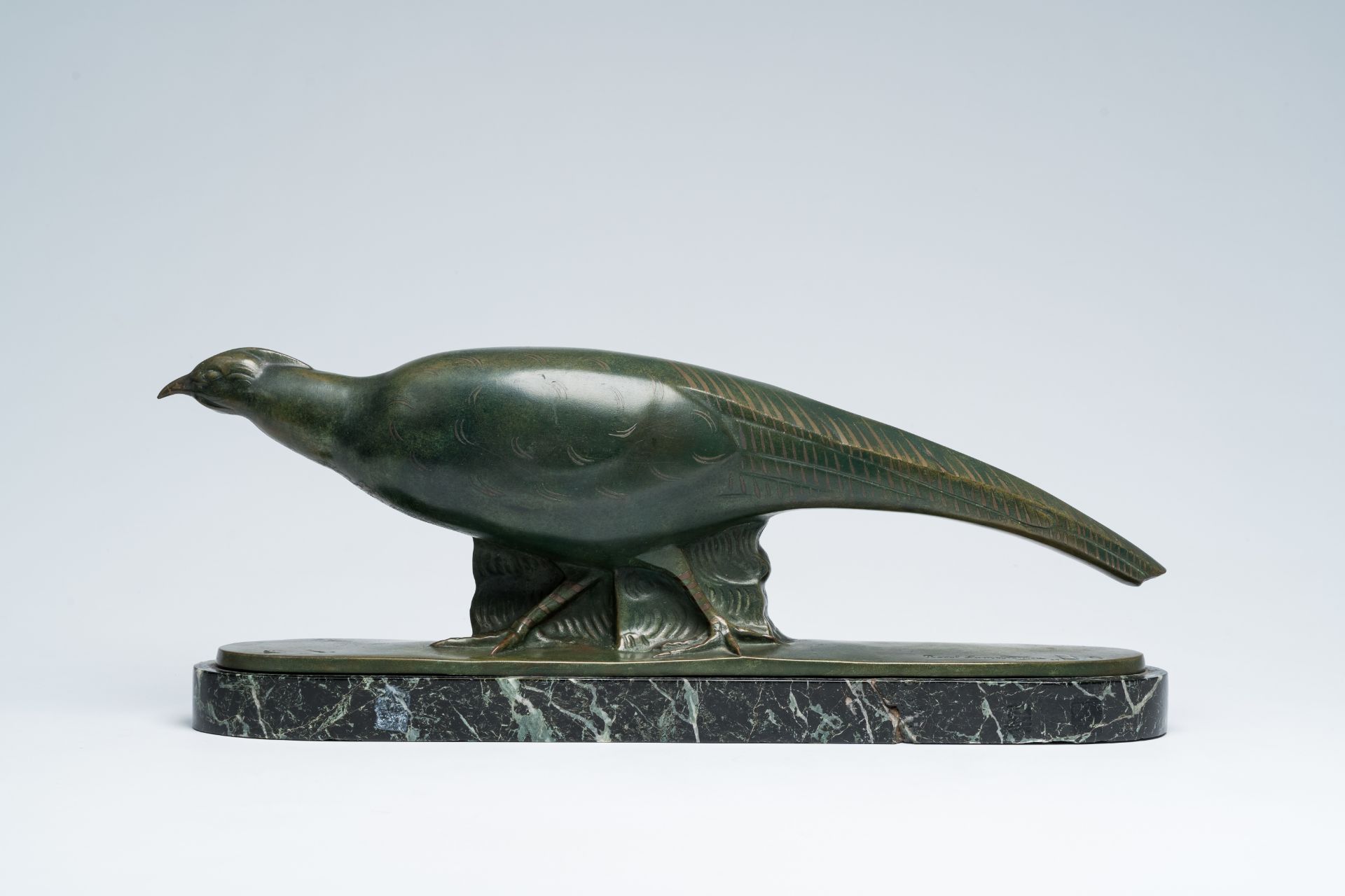 Raoul Eugene Lamourdedieu (1877-1953): Pheasant, green patinated bronze on a marble base, dated (19) - Image 2 of 8
