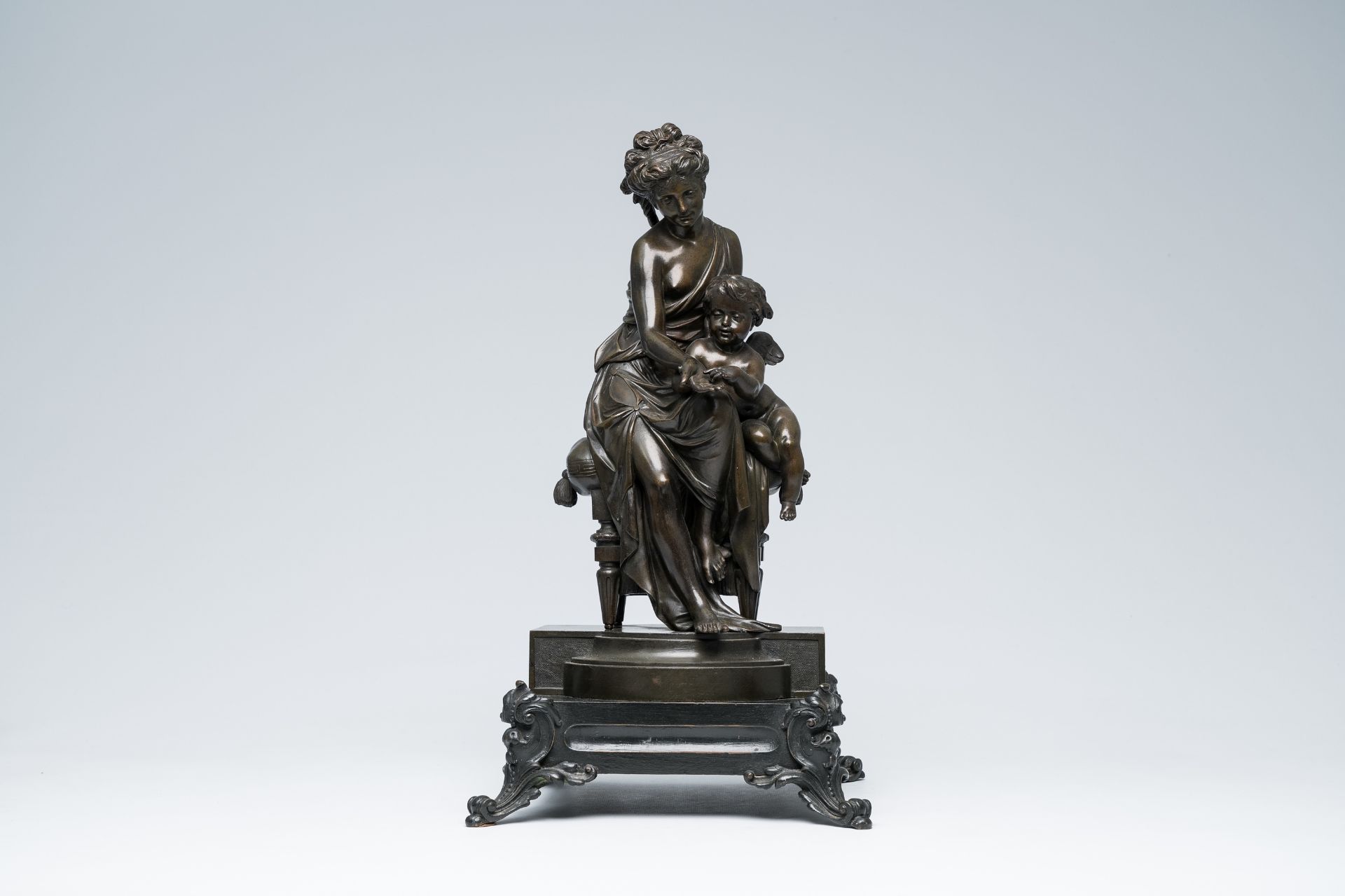 French school: Seated lady with putto, green patinated bronze, 19th C. - Image 2 of 9