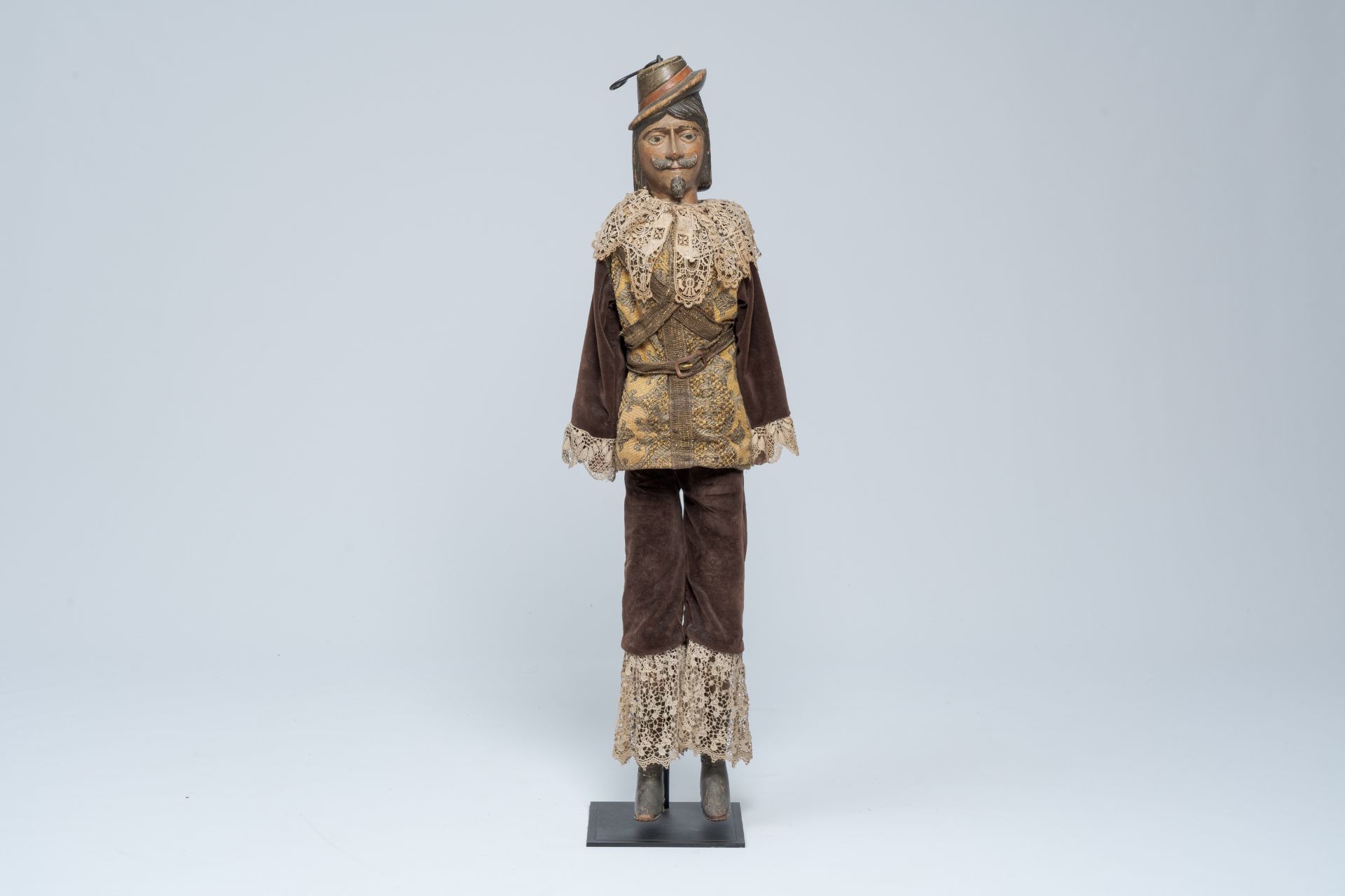 A probably Liege polychrome wood marionette doll in 17th-C. costume with lace, 19th C. - Image 2 of 7