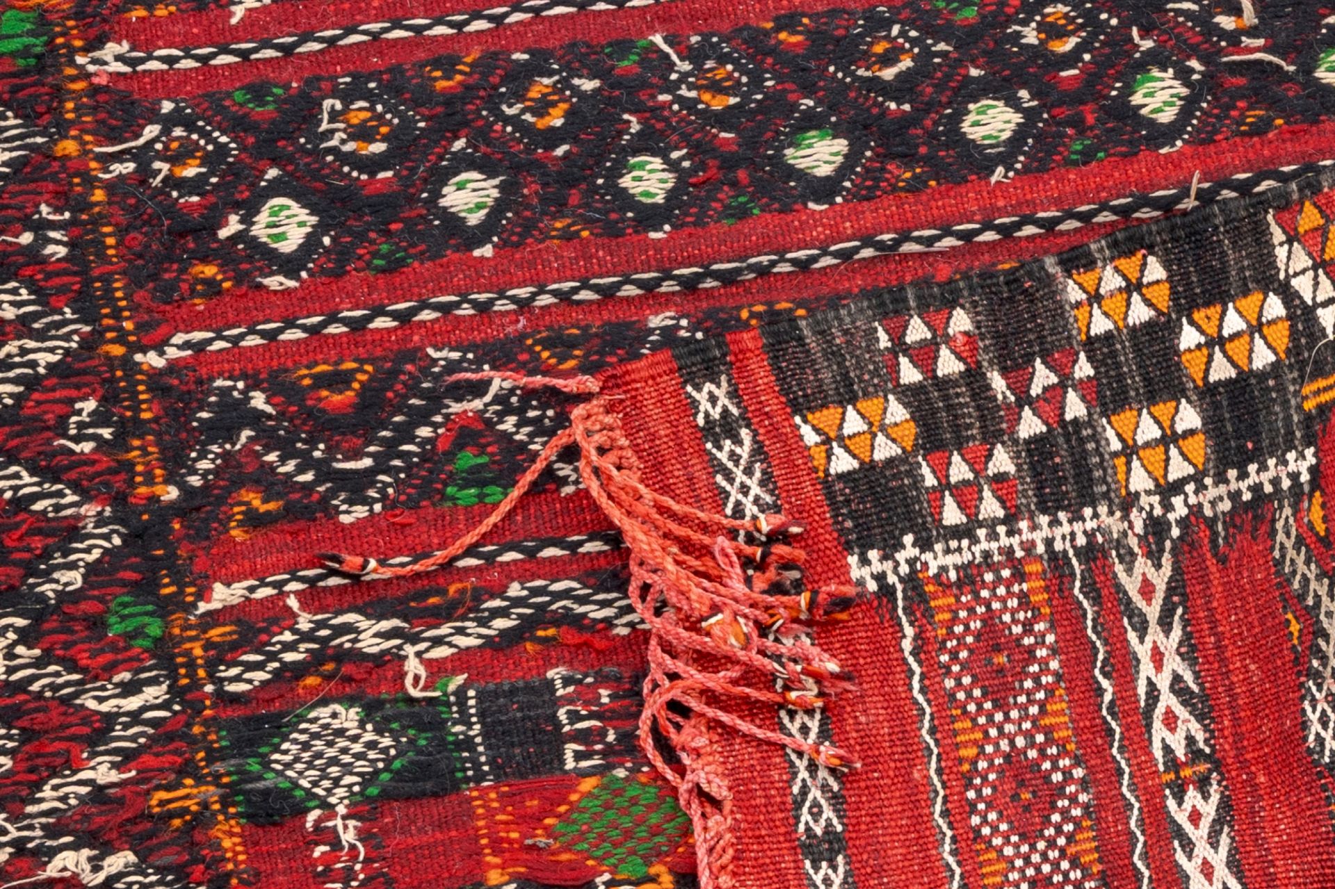 Four various Oriental rugs with geometric designs, wool on cotton, 20th C. - Image 3 of 6