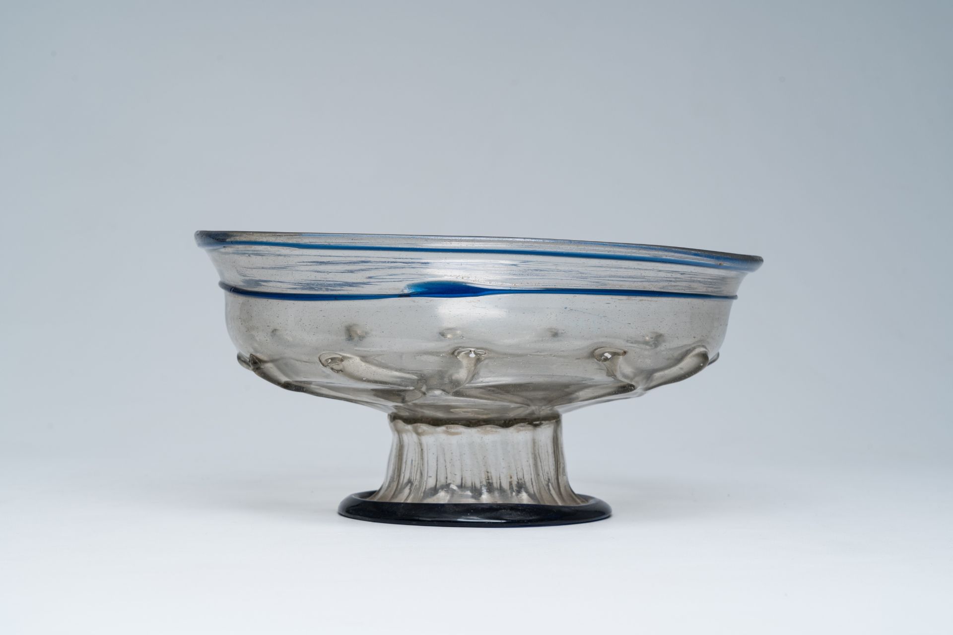 An Italian Renaissance bowl on foot in multicoloured glass, Venice, mid 16th C. - Image 5 of 7