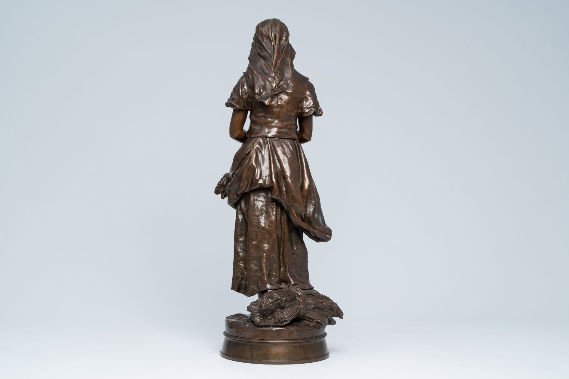 emile Edmond Peynot (1850-1932): 'L'angelus', brown patinated bronze - Image 4 of 9