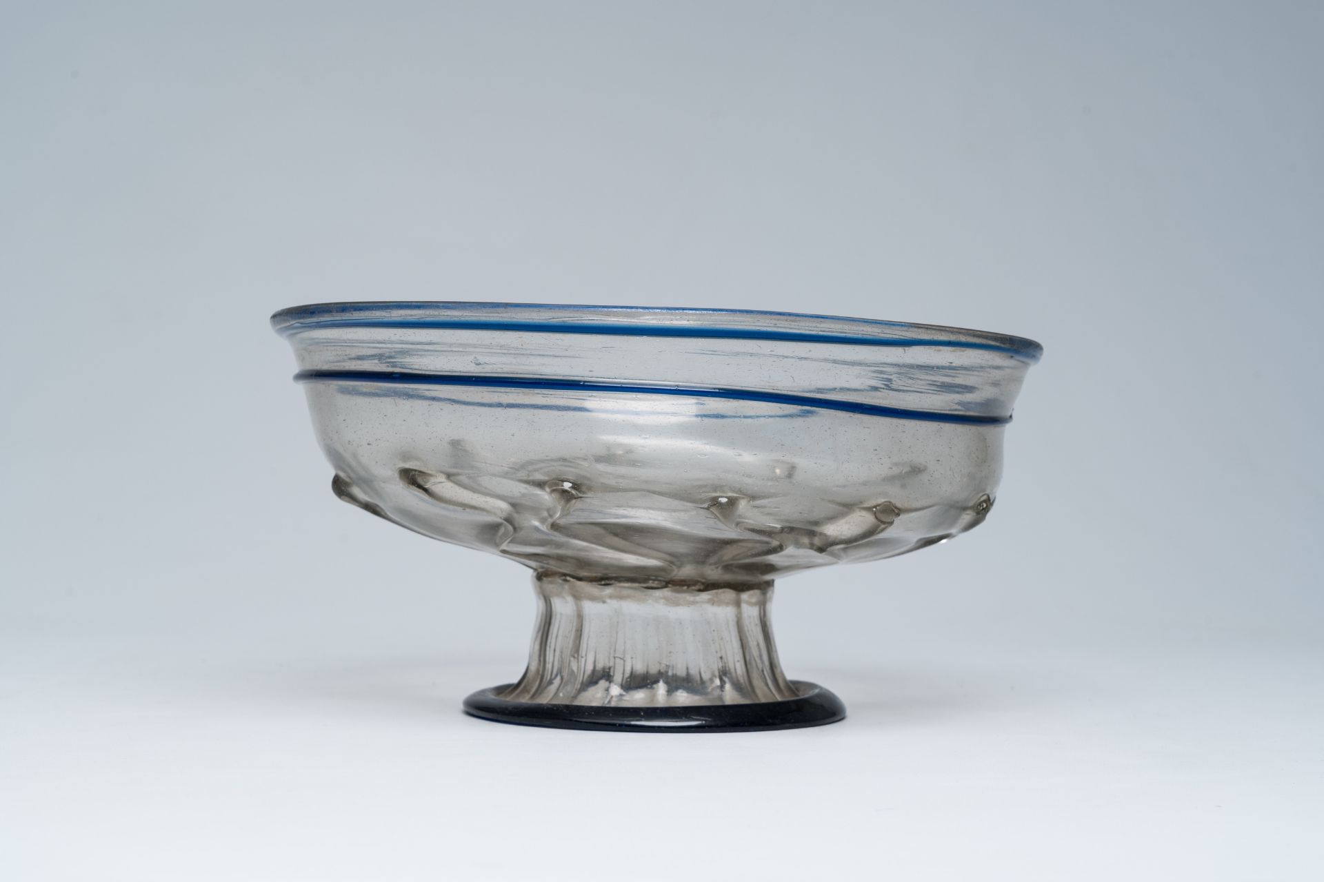 An Italian Renaissance bowl on foot in multicoloured glass, Venice, mid 16th C. - Image 4 of 7
