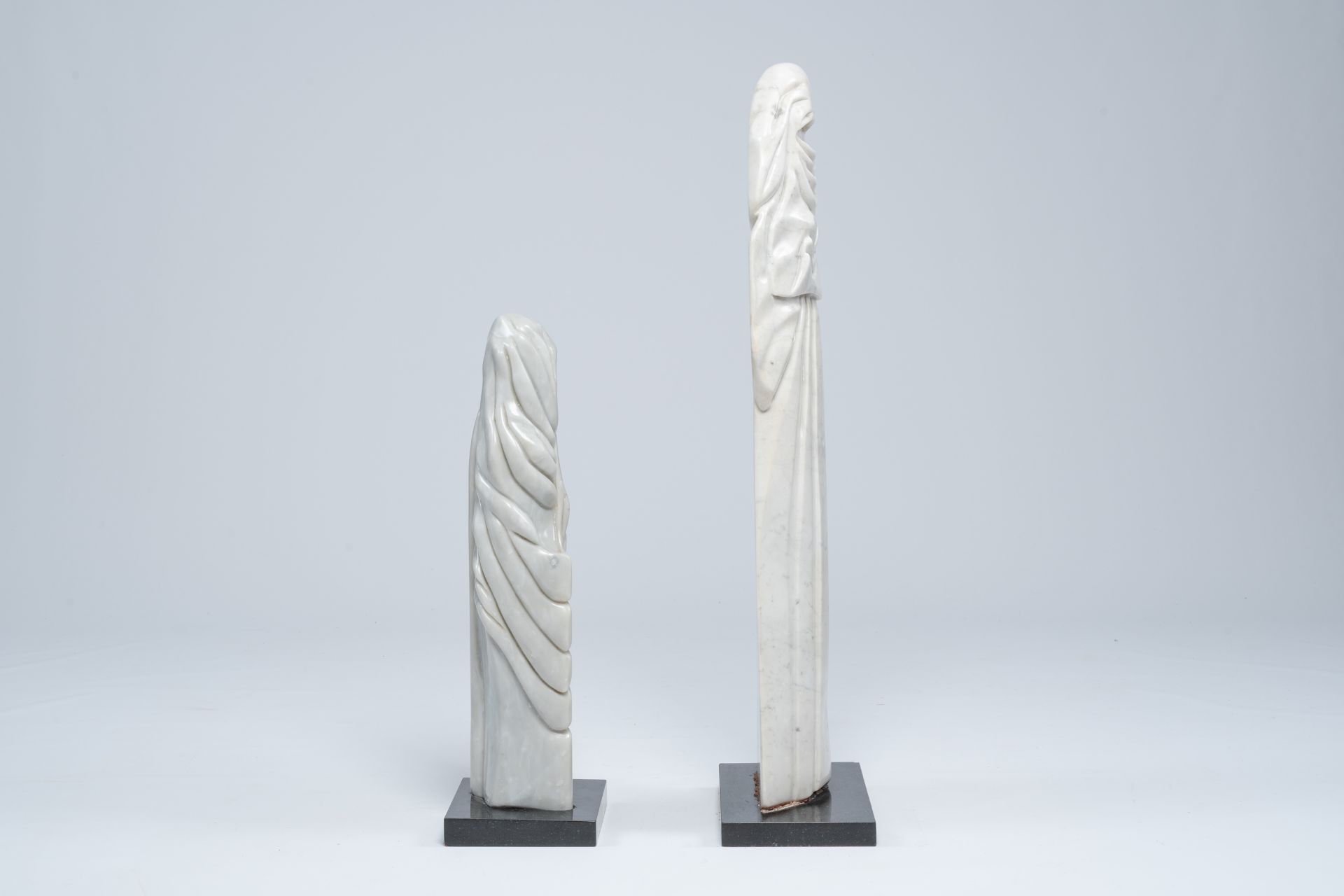 Mani (20th C.): Two marble figures of veiled ladies, dated 1987 - Image 2 of 6